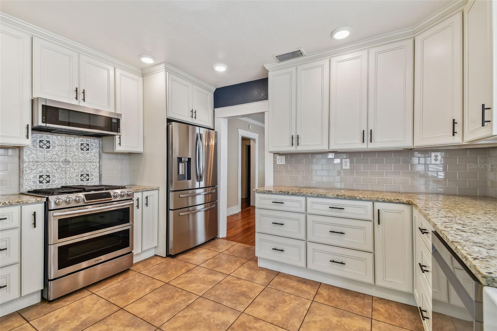 BUFFALO HEIGHTS - Residential Lease