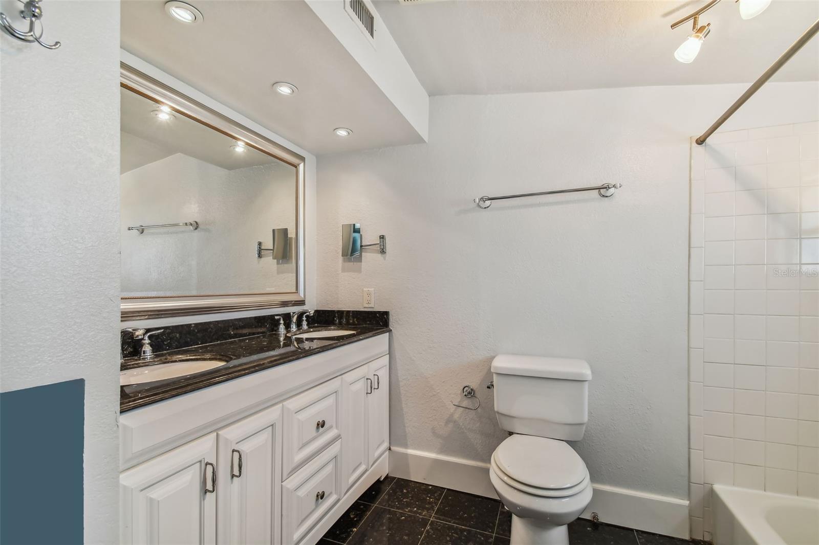 BUFFALO HEIGHTS - Residential Lease