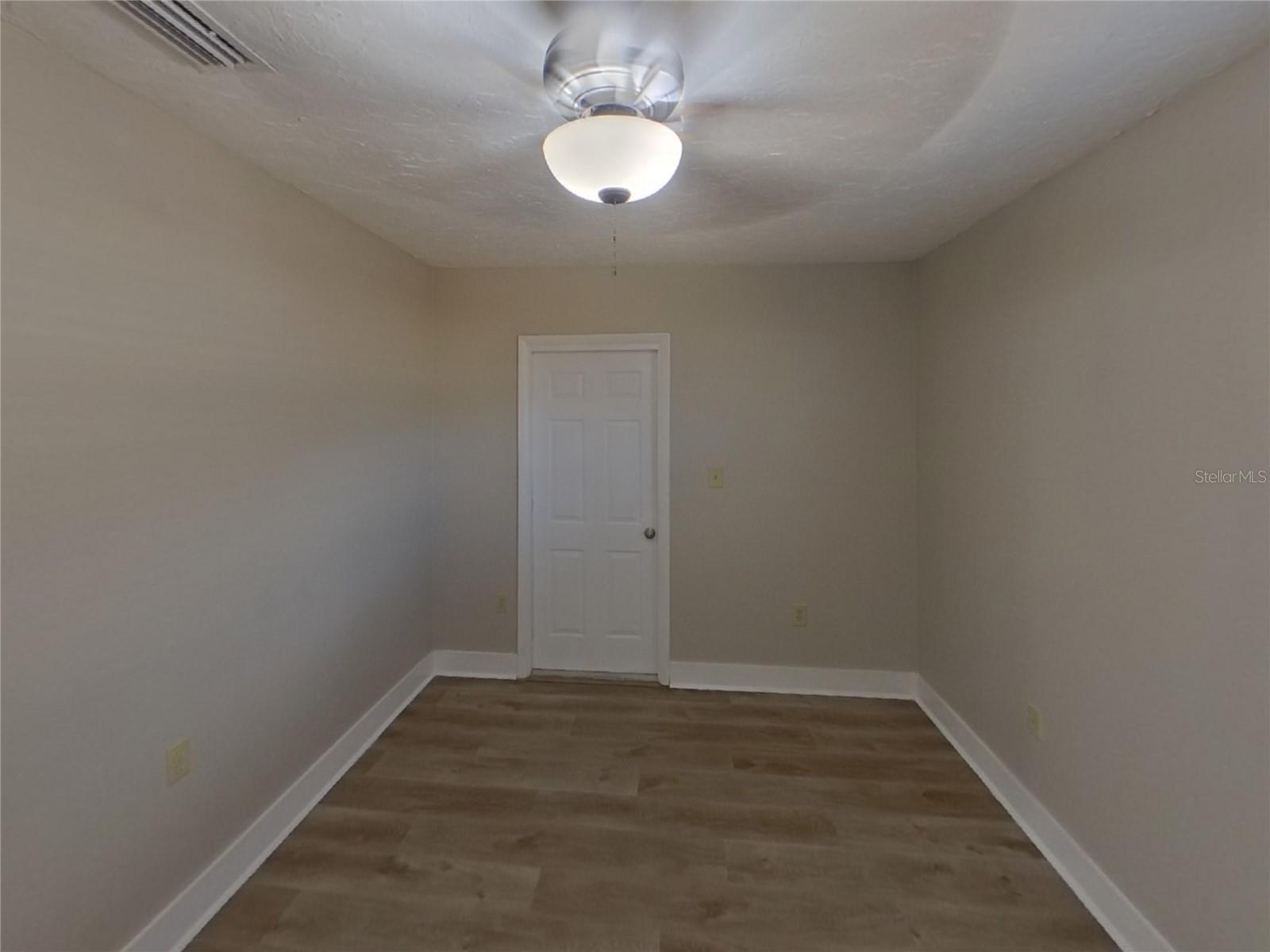 DEER HOLLOW - Residential Lease