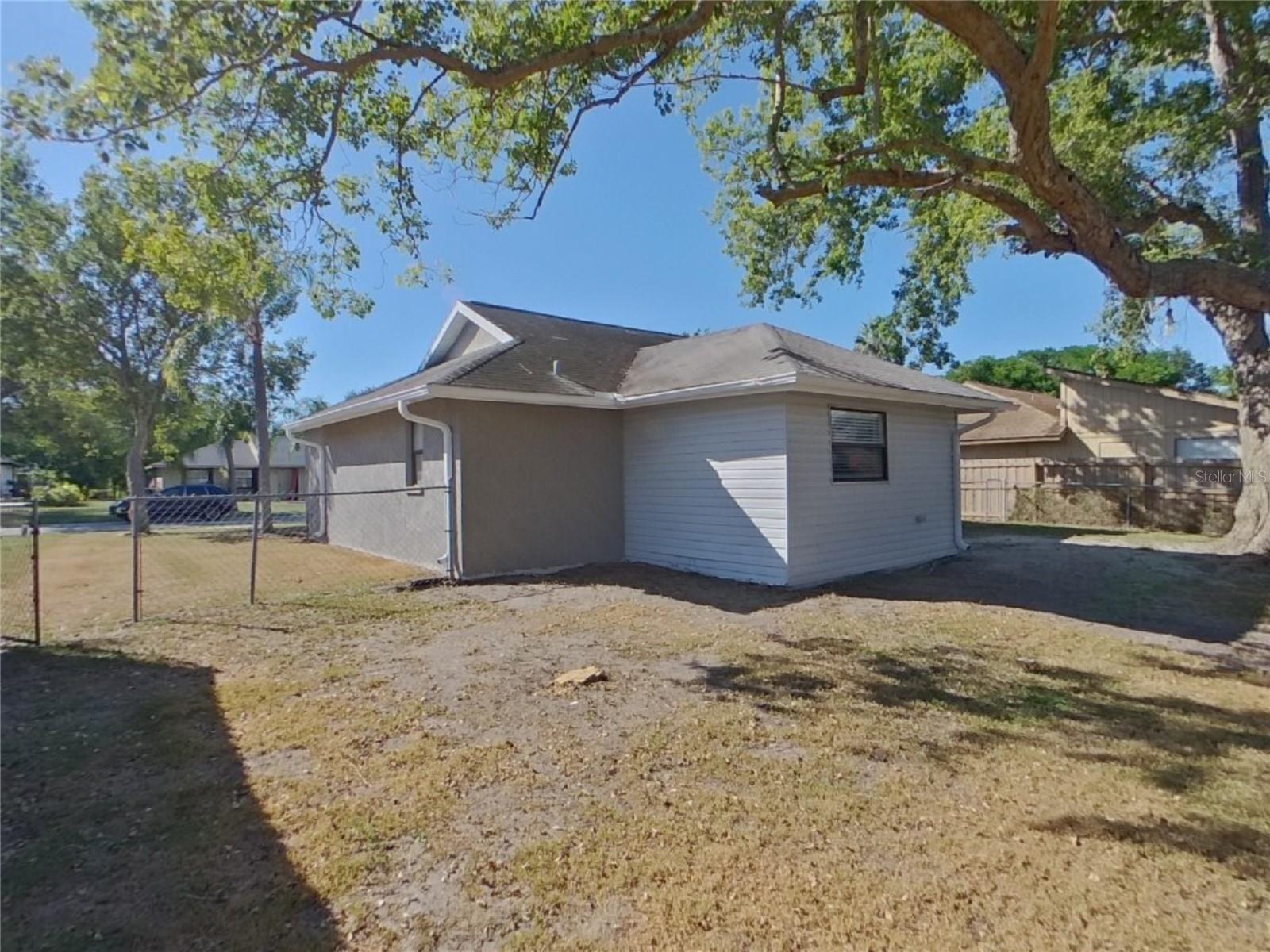 DEER HOLLOW - Residential Lease