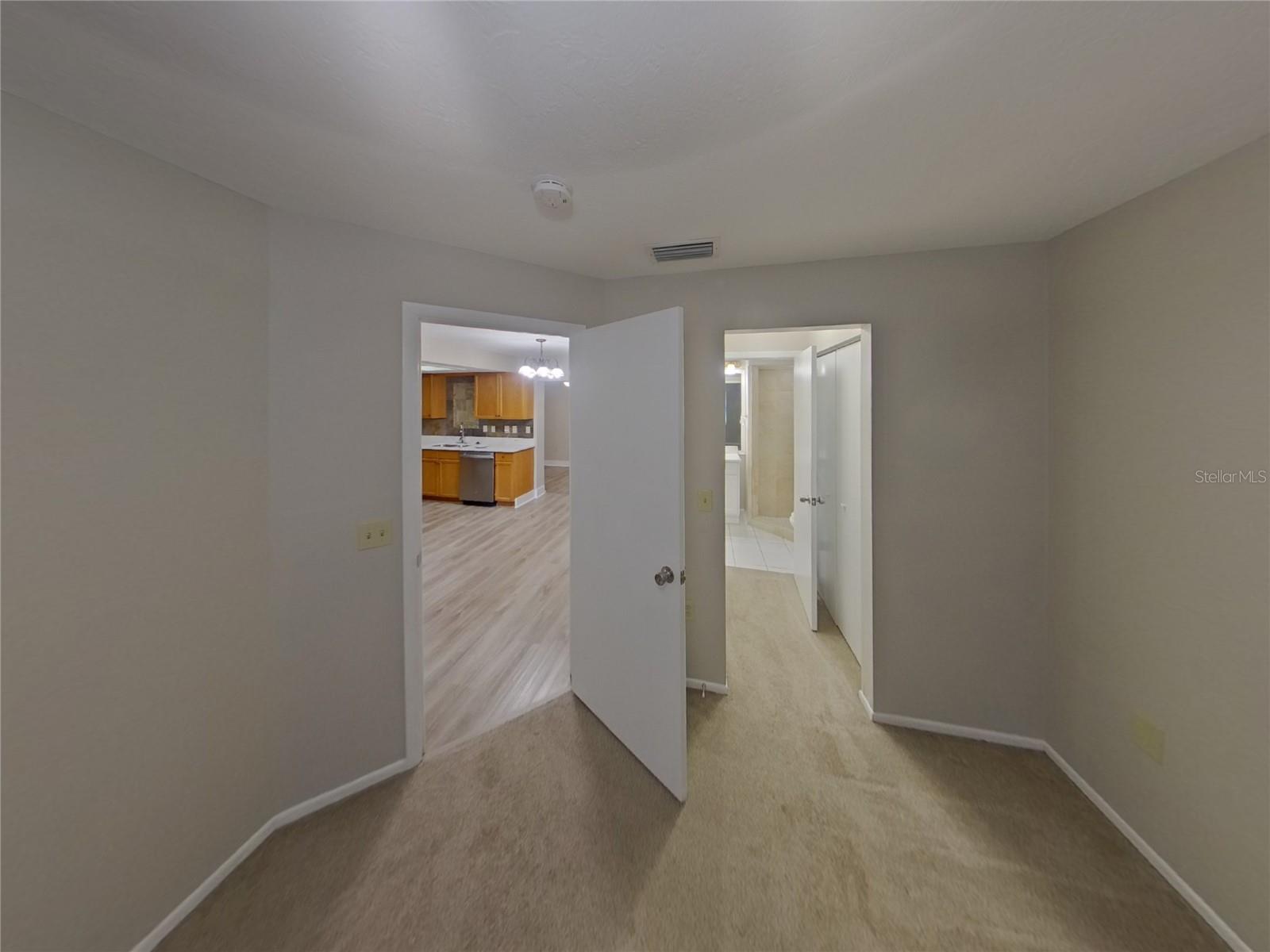 DEER HOLLOW - Residential Lease