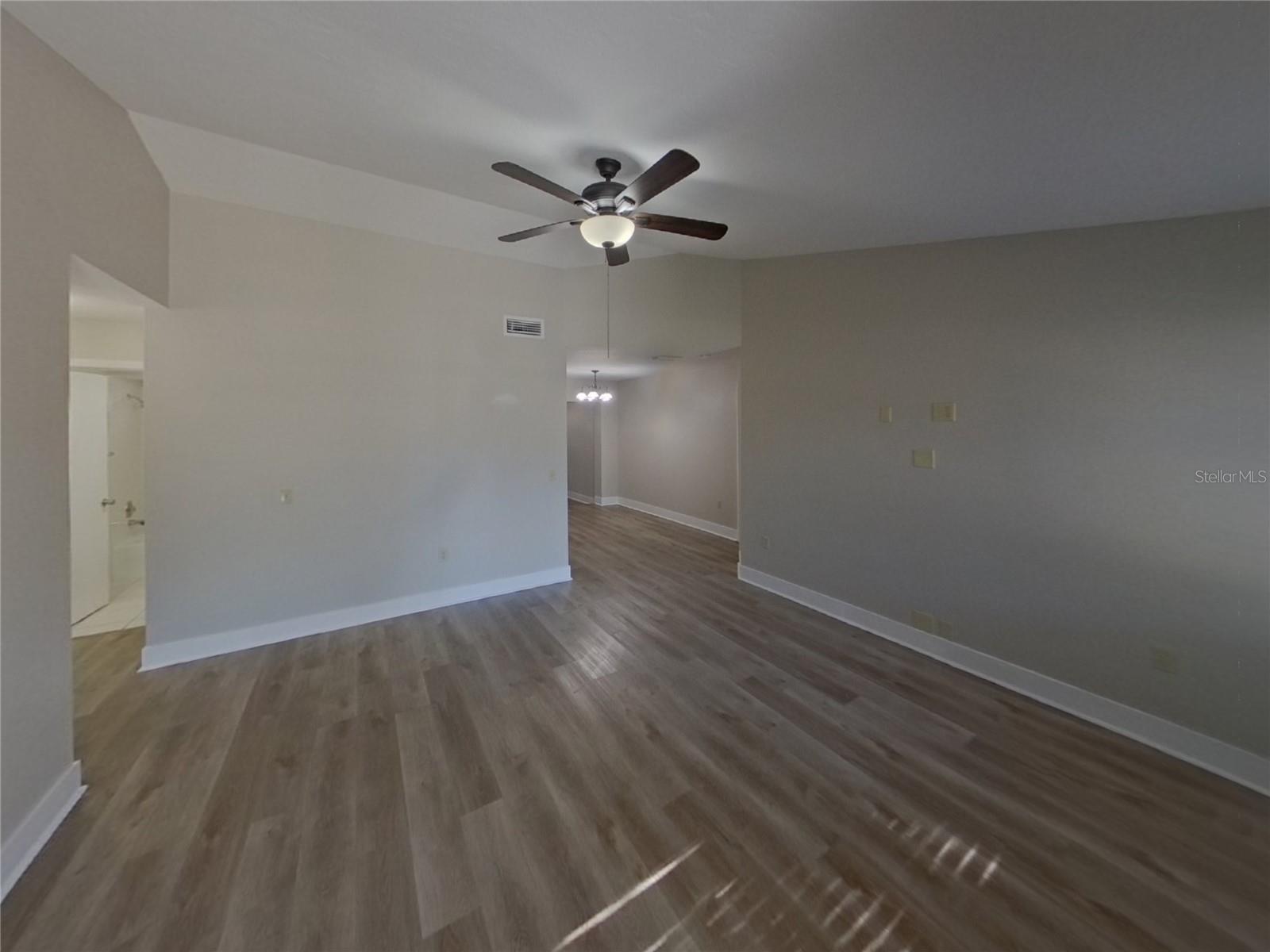 DEER HOLLOW - Residential Lease