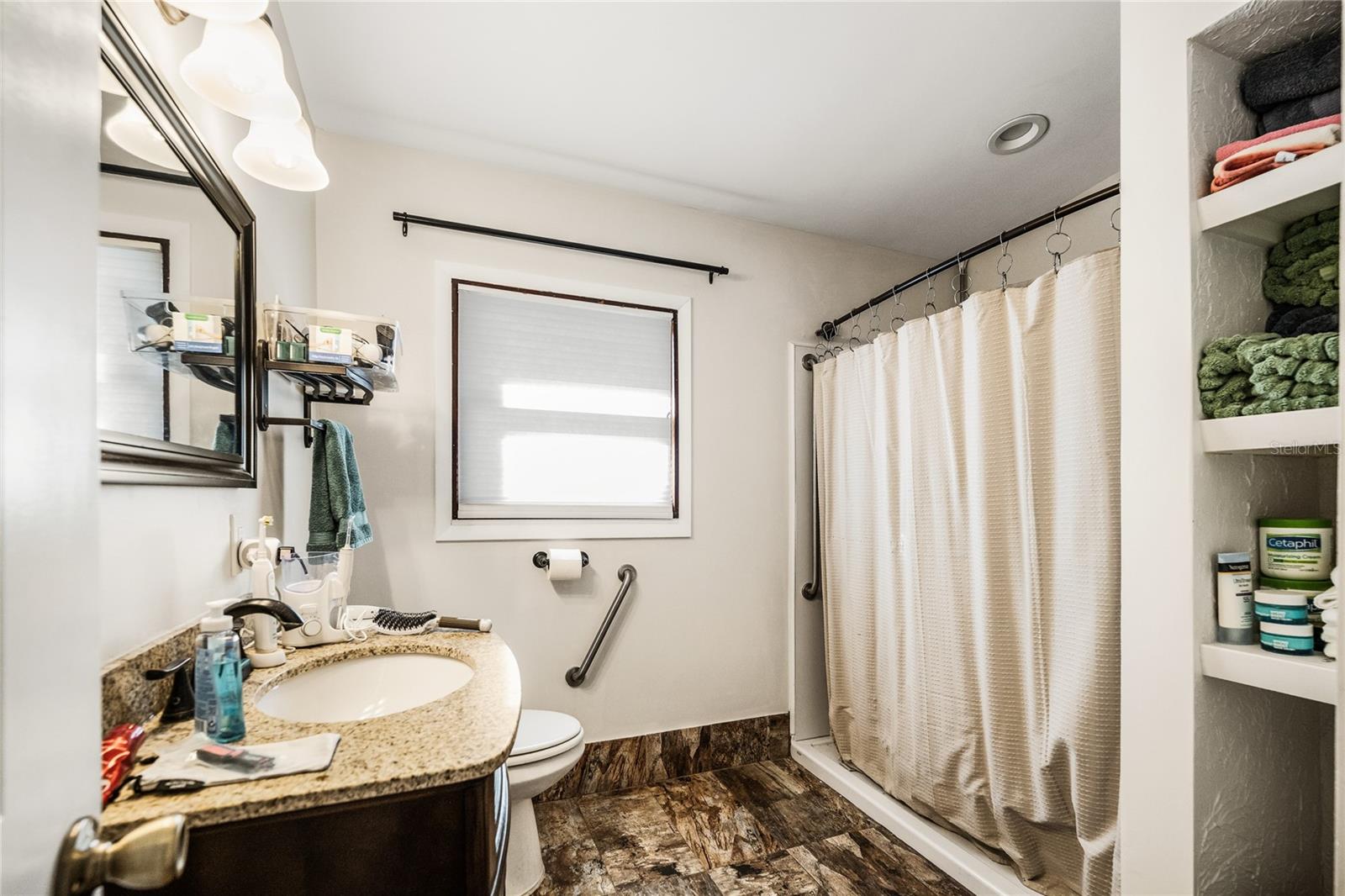 DIXIE TERRACE - Residential