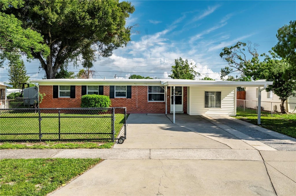 Photo of 6913 W Clifton Street, Tampa, FL 33634 (MLS # C7530286)