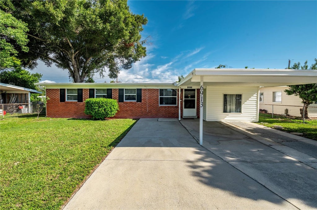 Photo of 6913 W Clifton Street, Tampa, FL 33634 (MLS # C7530286)