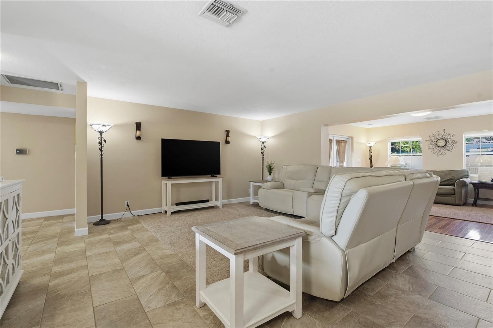 PINE OAK 3RD ADD - Residential