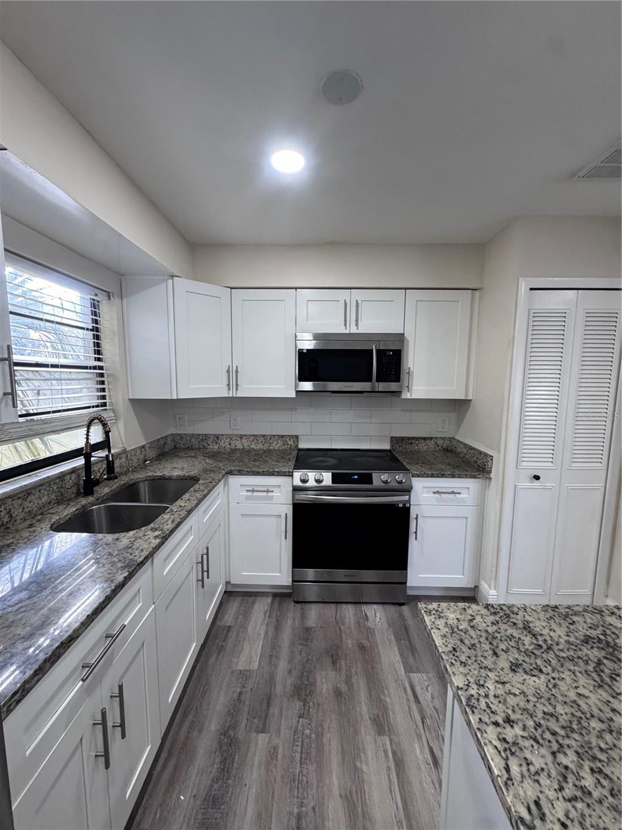 FOXMOOR UNIT 3 - Residential