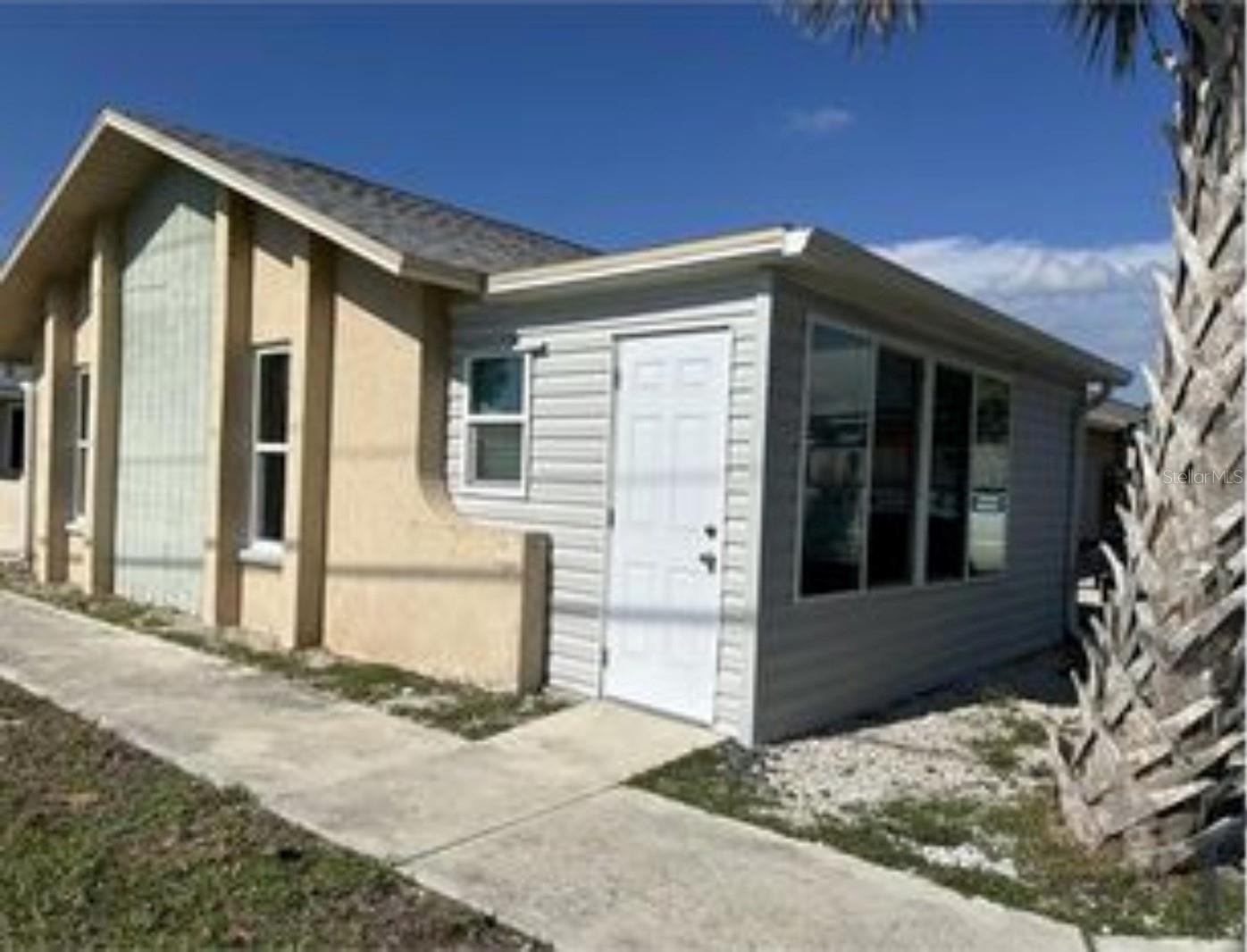 One or more photo(s) has been virtually staged. Renovated and well maintained two bedroom two bathroom unit , with no age restrictions and no pet restrictions .
