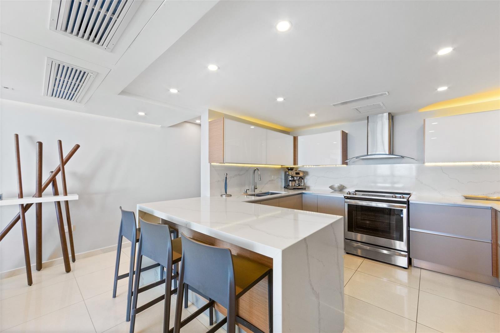 AQUABLUE - Residential Lease