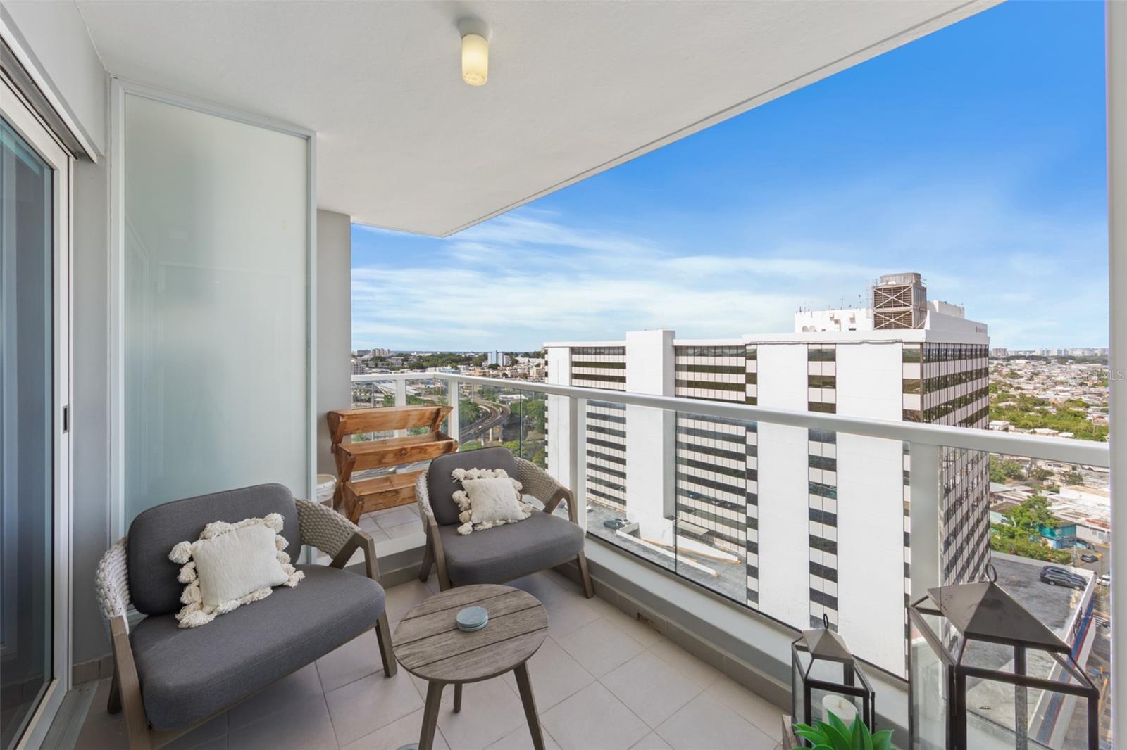 AQUABLUE - Residential Lease