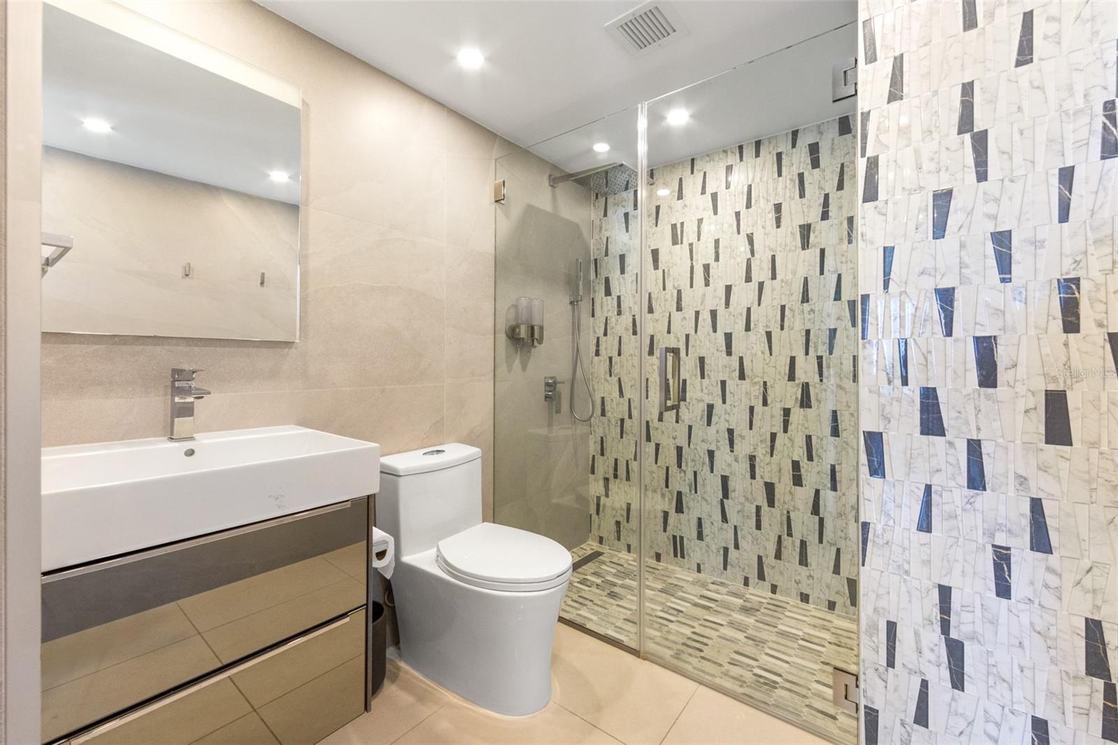 AQUABLUE - Residential Lease