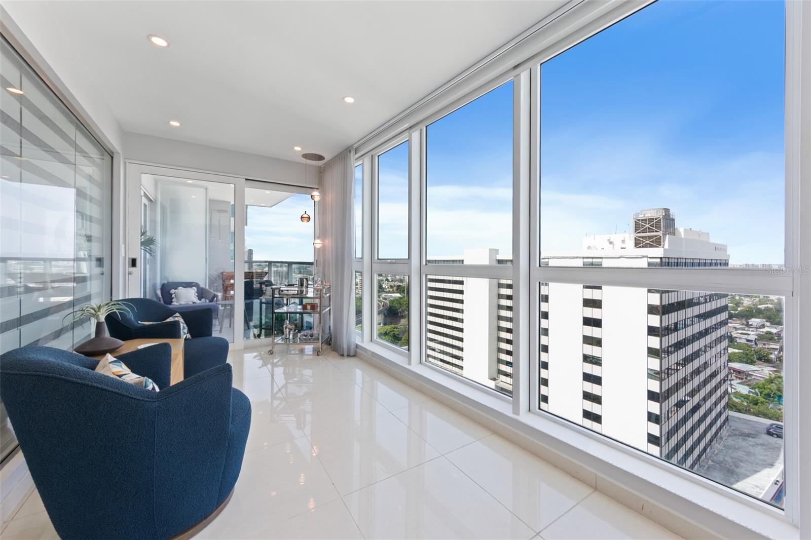 AQUABLUE - Residential Lease