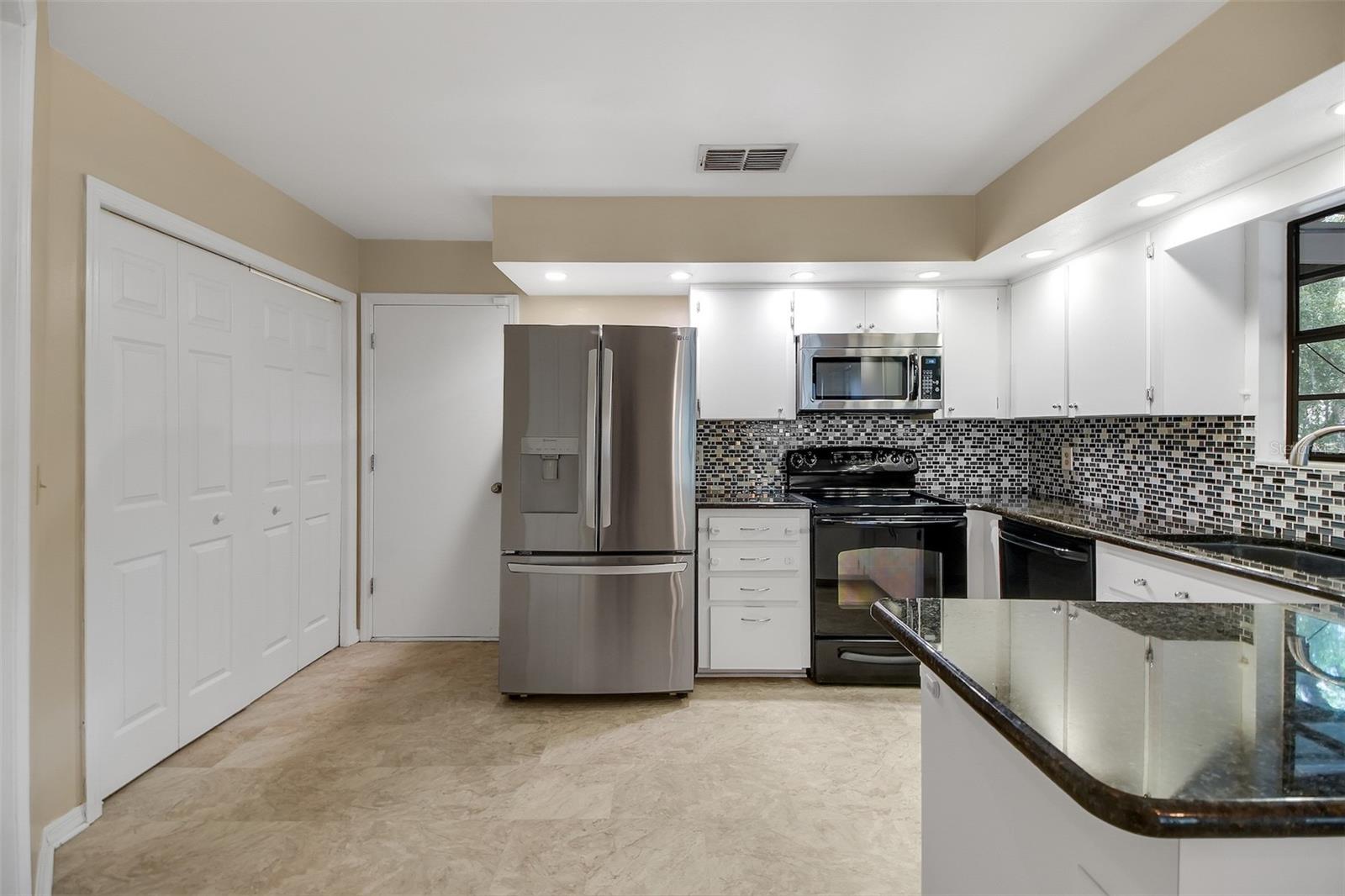 COUNTRY CREEK SOUTHRIDGE AT - Residential