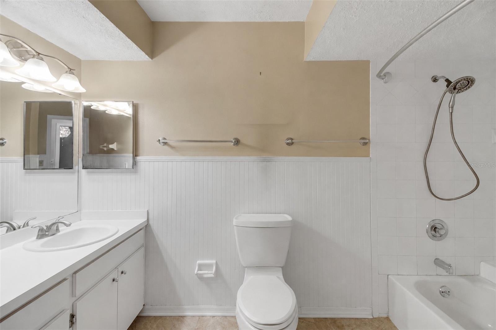 COUNTRY CREEK SOUTHRIDGE AT - Residential