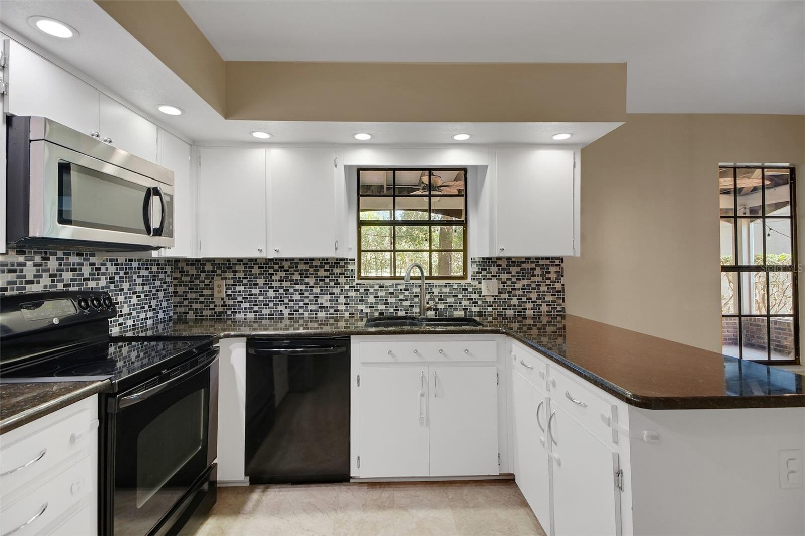 COUNTRY CREEK SOUTHRIDGE AT - Residential