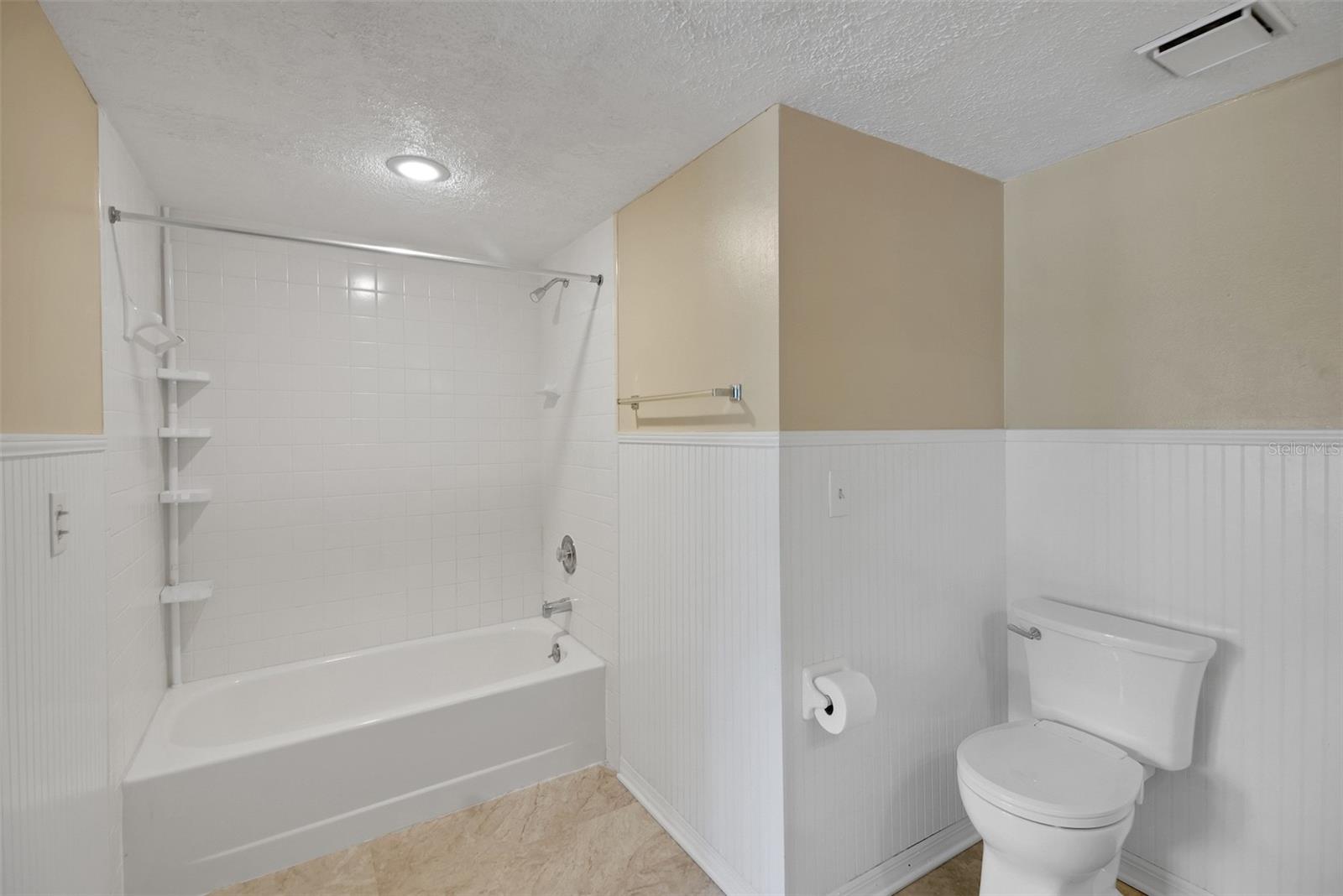 COUNTRY CREEK SOUTHRIDGE AT - Residential