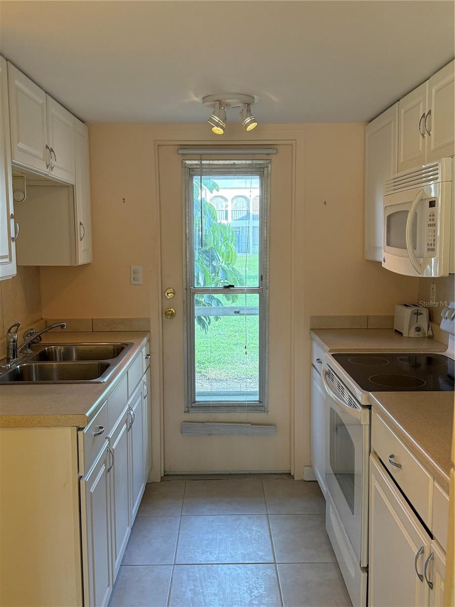 BOULEVARD CLUB THE CONDO - Residential