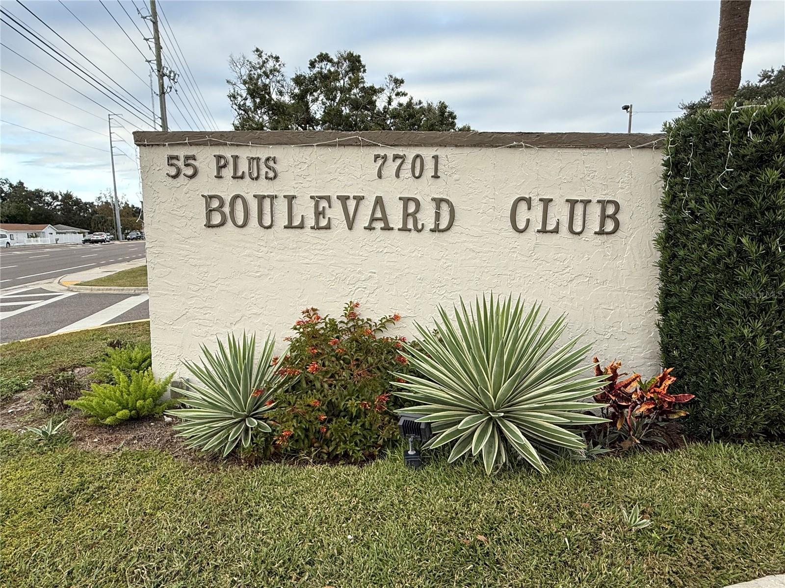 BOULEVARD CLUB THE CONDO - Residential