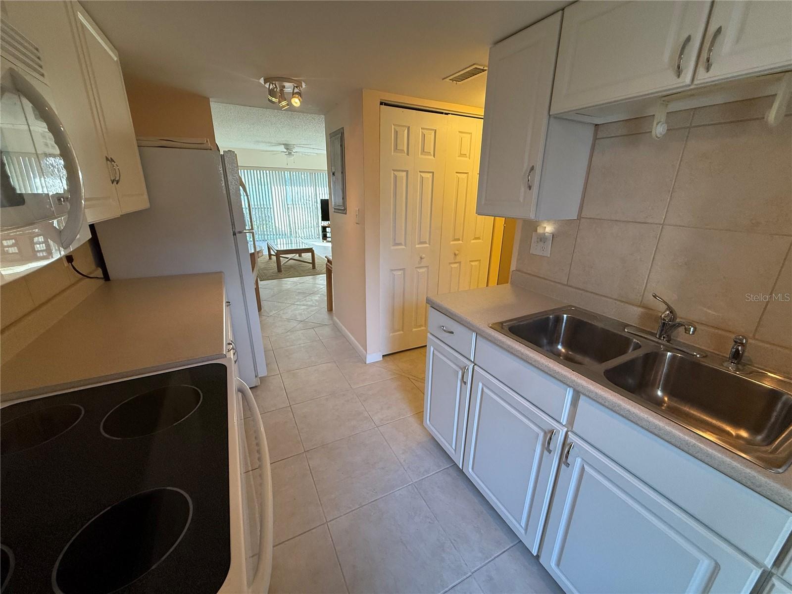 BOULEVARD CLUB THE CONDO - Residential