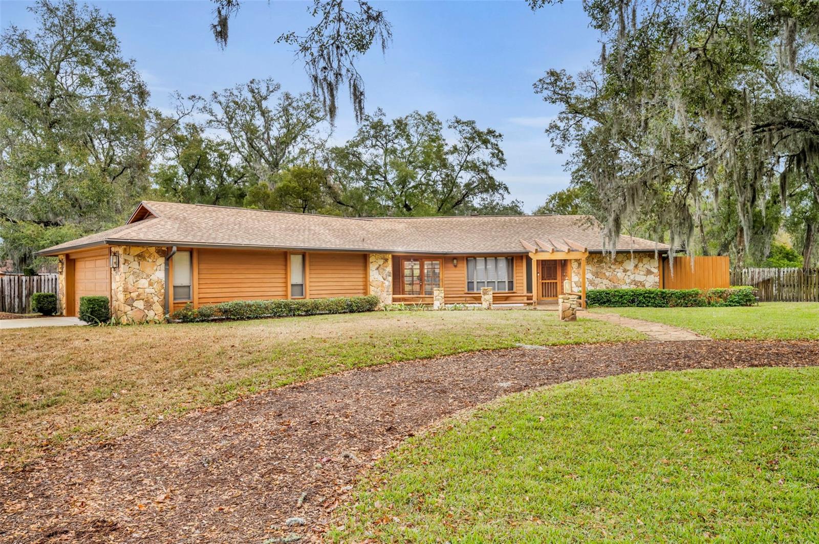 SHADOW LAKE WOODS - Residential