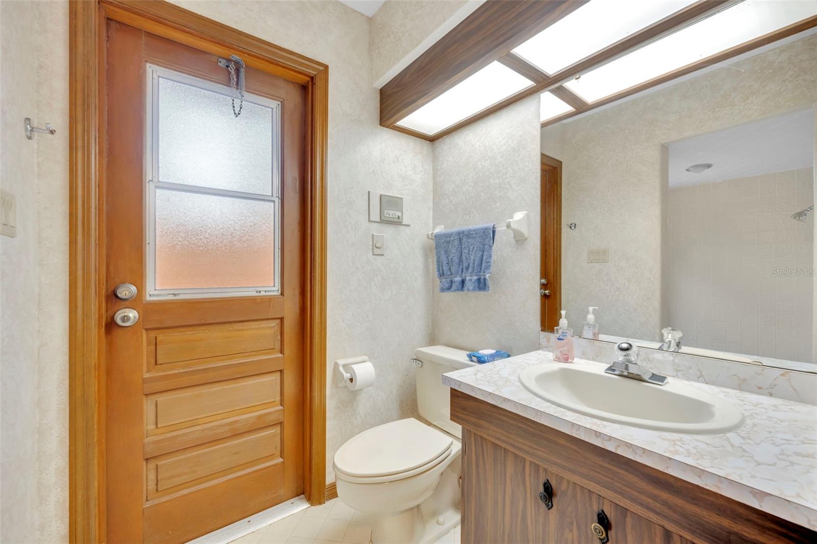 SHADOW LAKE WOODS - Residential