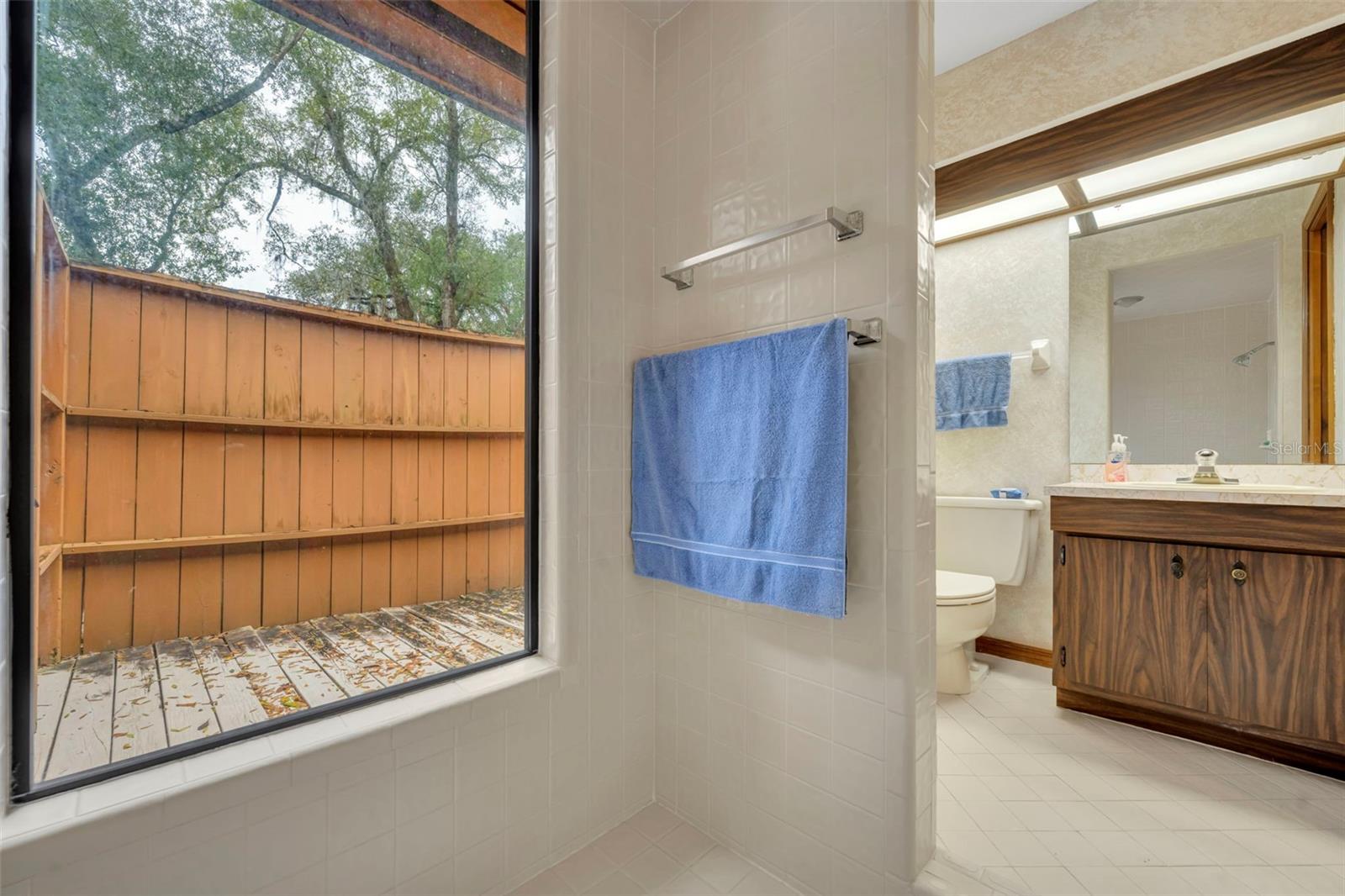 SHADOW LAKE WOODS - Residential