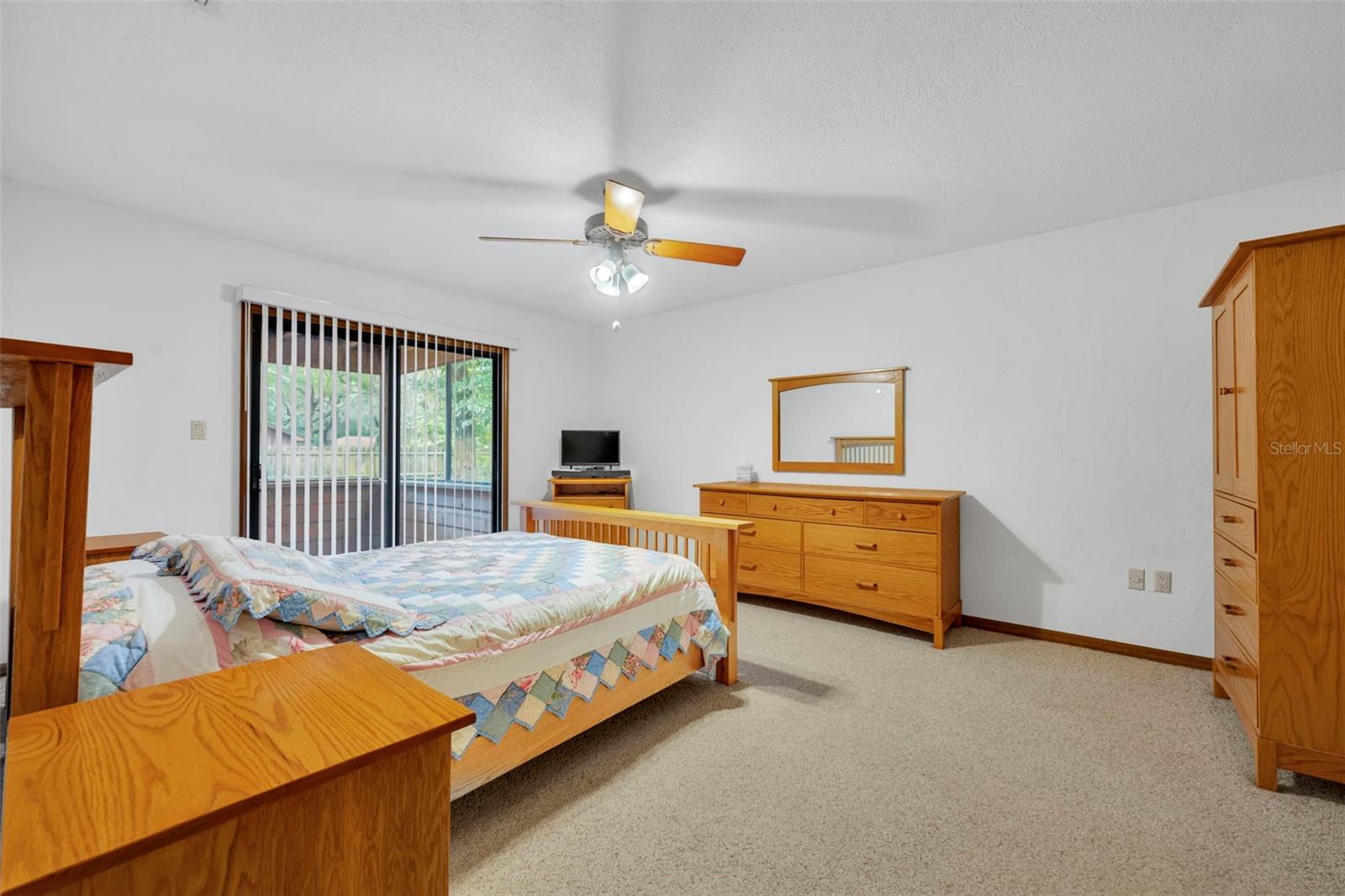 SHADOW LAKE WOODS - Residential