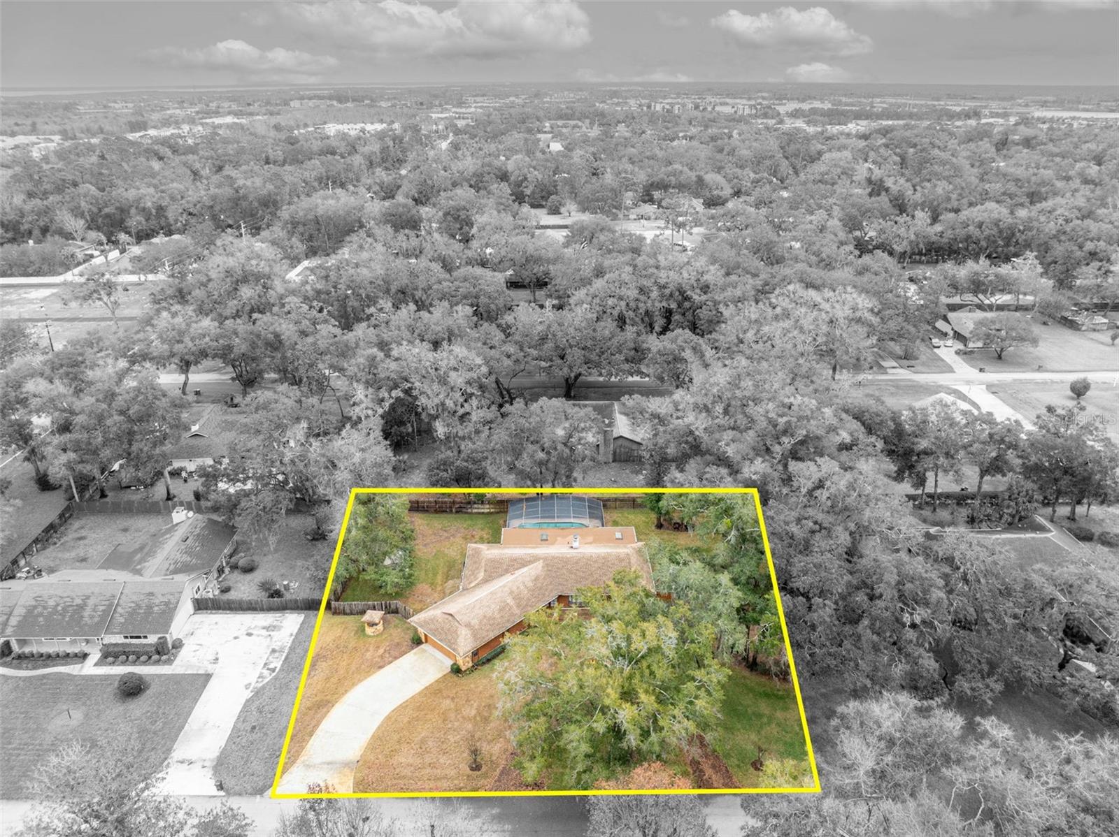 SHADOW LAKE WOODS - Residential