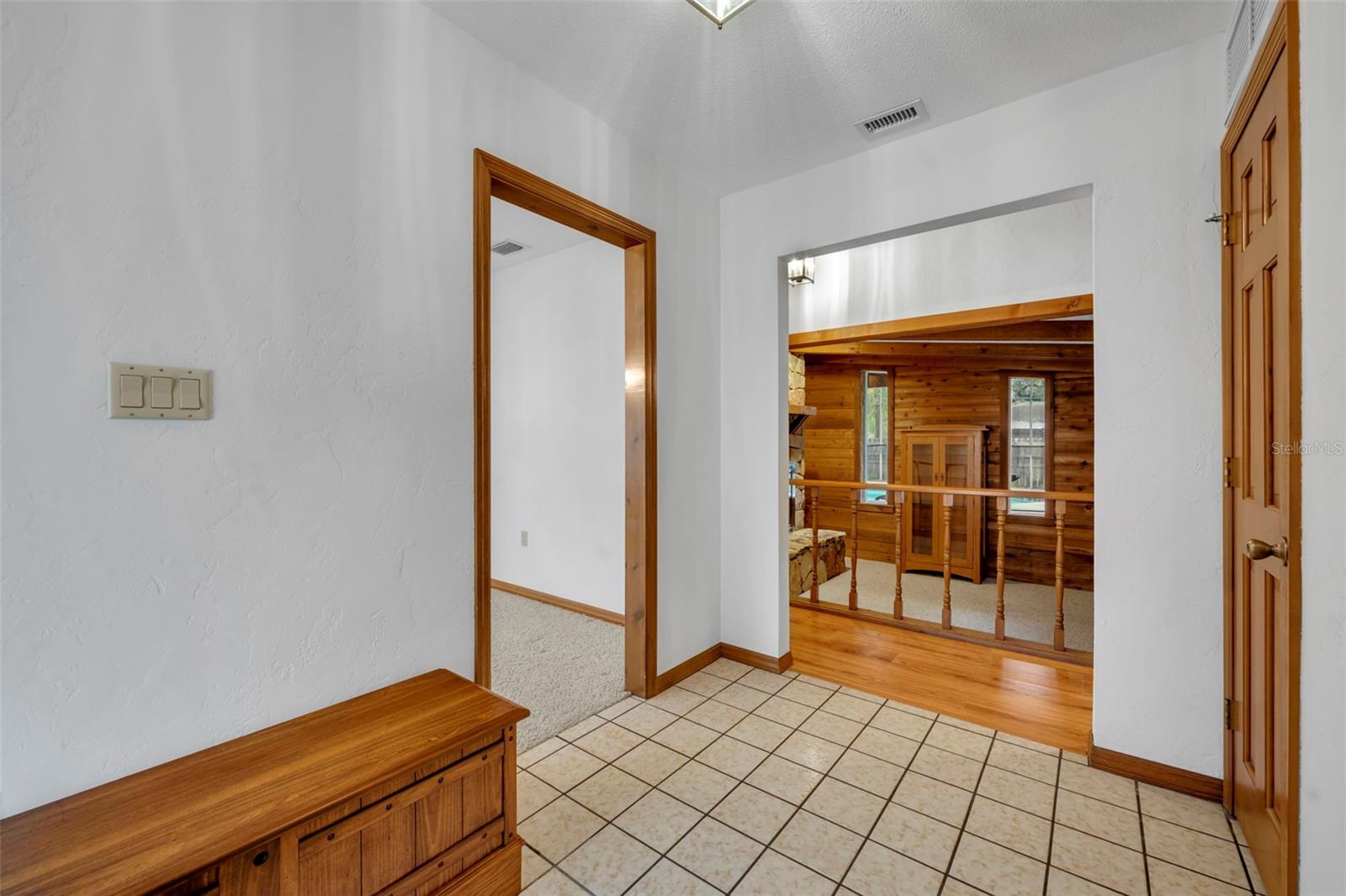 SHADOW LAKE WOODS - Residential