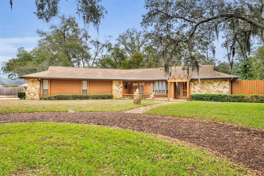Photo of 424 Kimberly Court, Sanford, FL 32771 (MLS # O6382486)