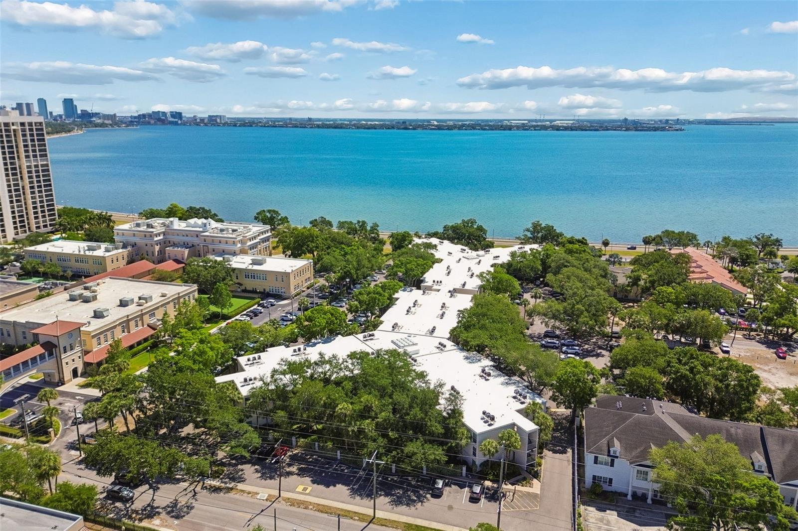 BAYSHORE TRACE CONDO - Residential