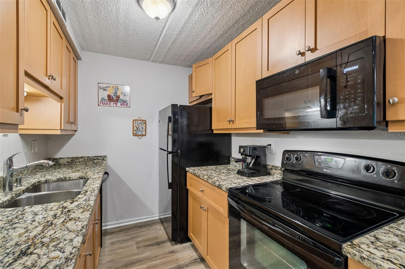 BAYSHORE TRACE CONDO - Residential