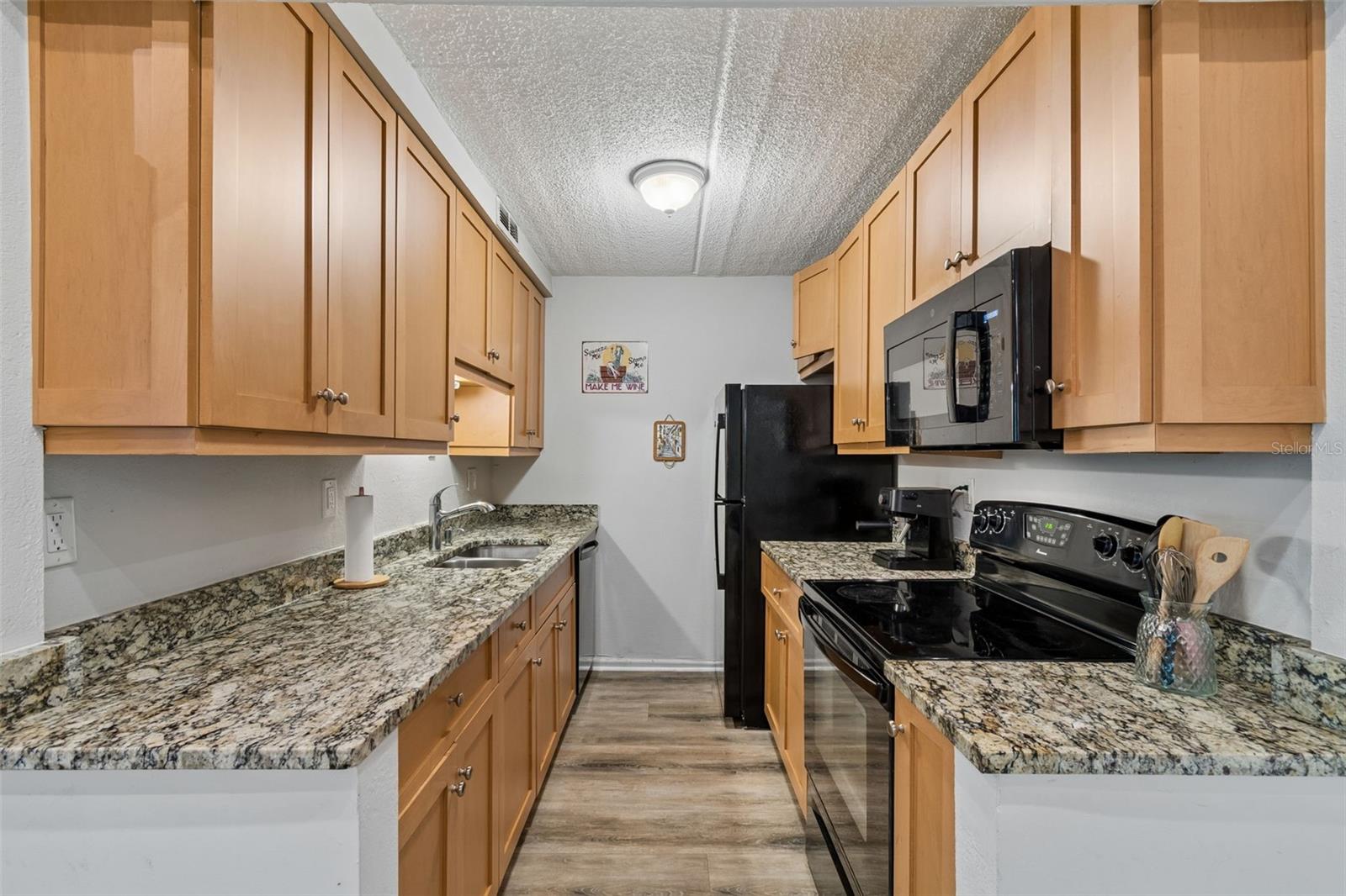 BAYSHORE TRACE CONDO - Residential