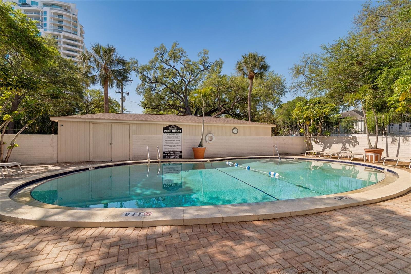 BAYSHORE TRACE CONDO - Residential