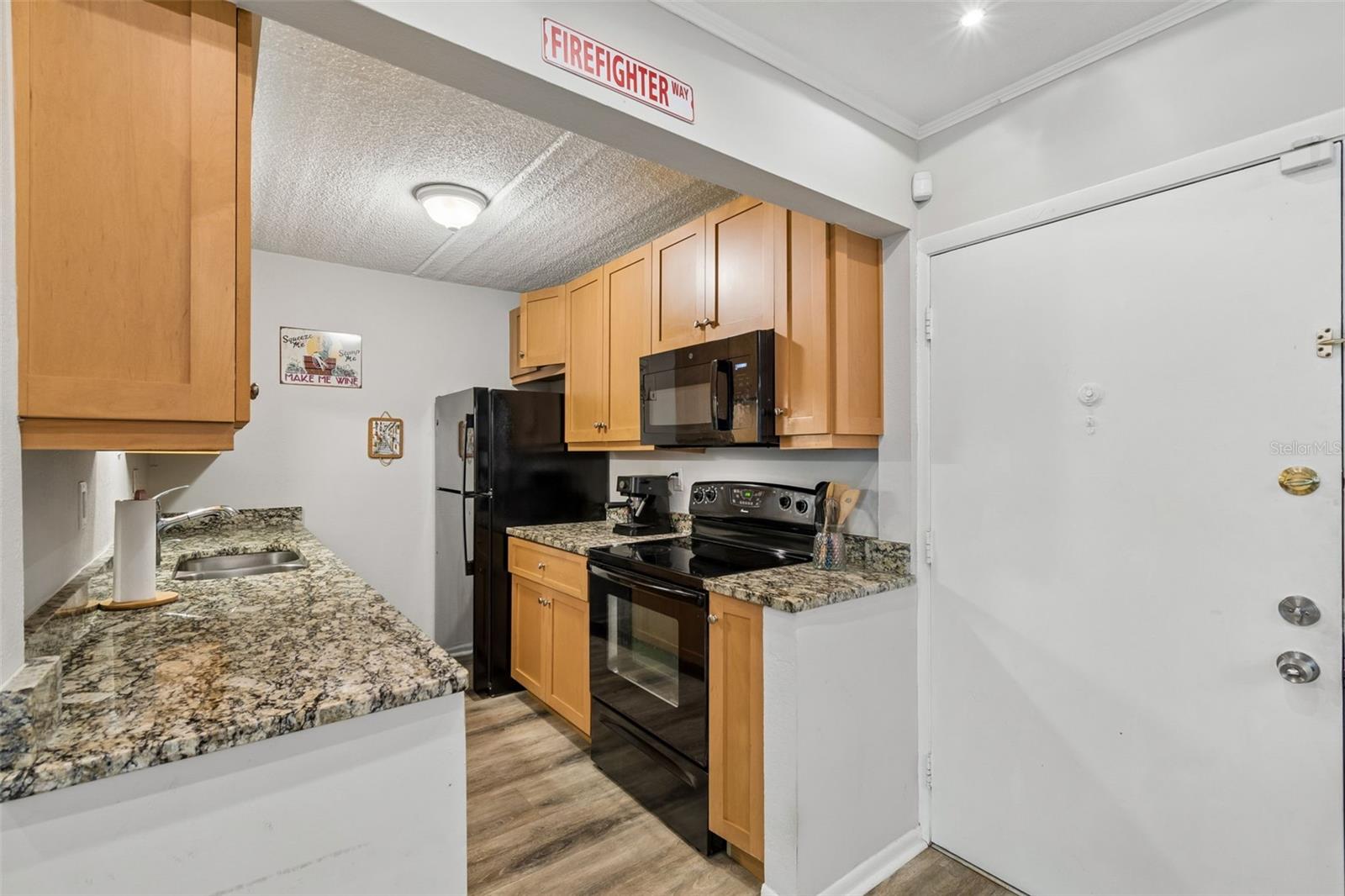 BAYSHORE TRACE CONDO - Residential