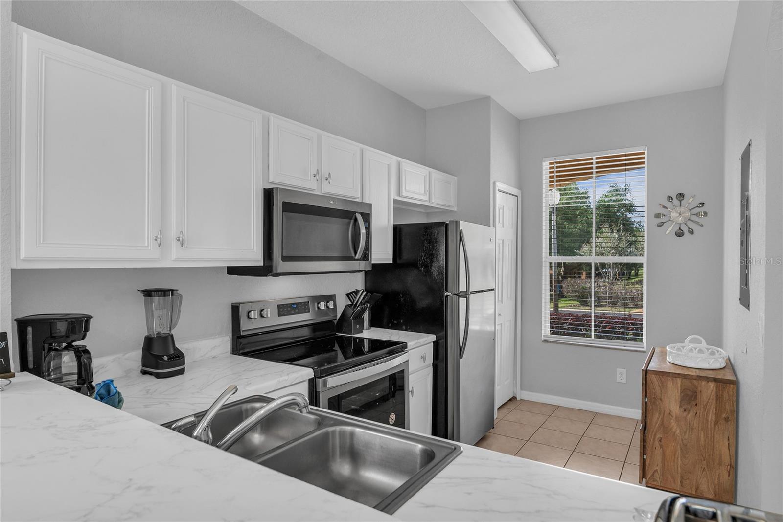 457 LA MIRAGE STREET