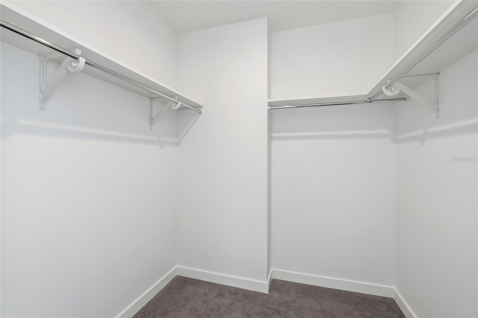 400 CENTRAL - Residential Lease