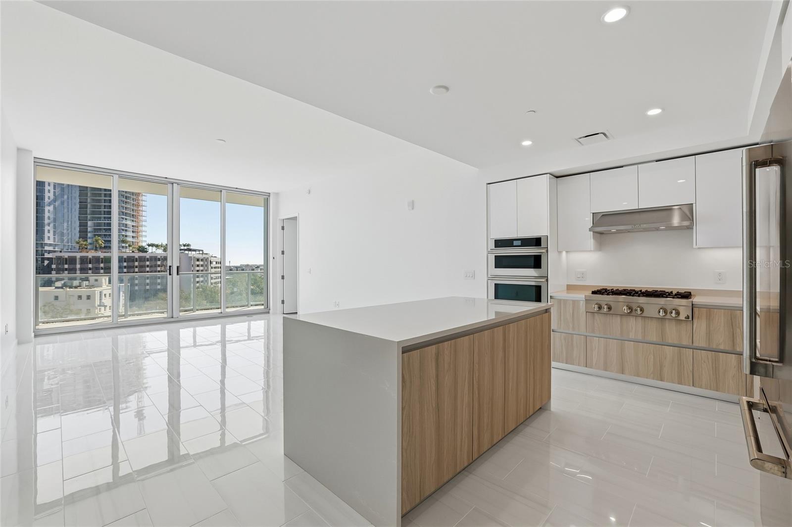 400 CENTRAL - Residential Lease