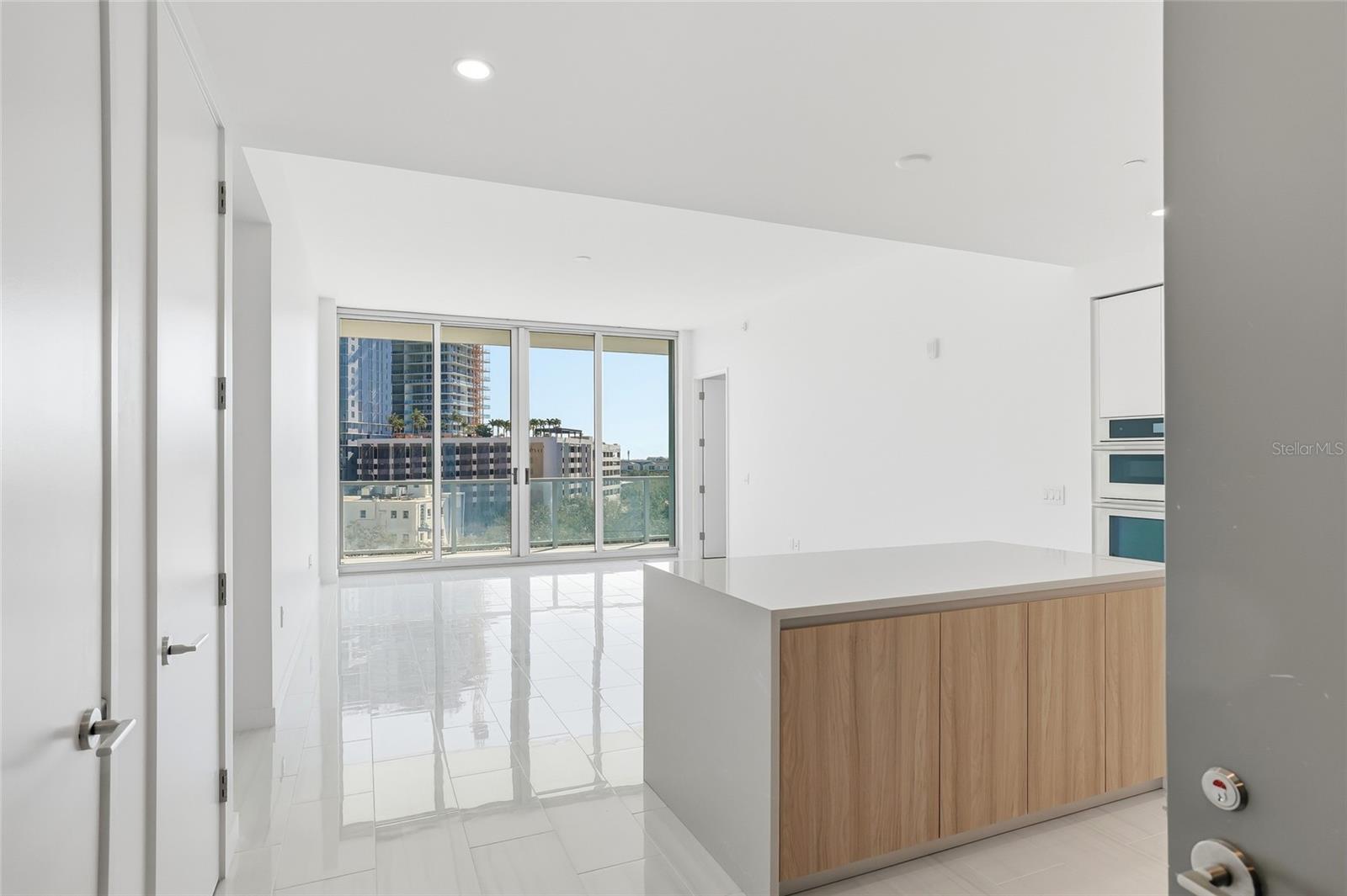 400 CENTRAL - Residential Lease