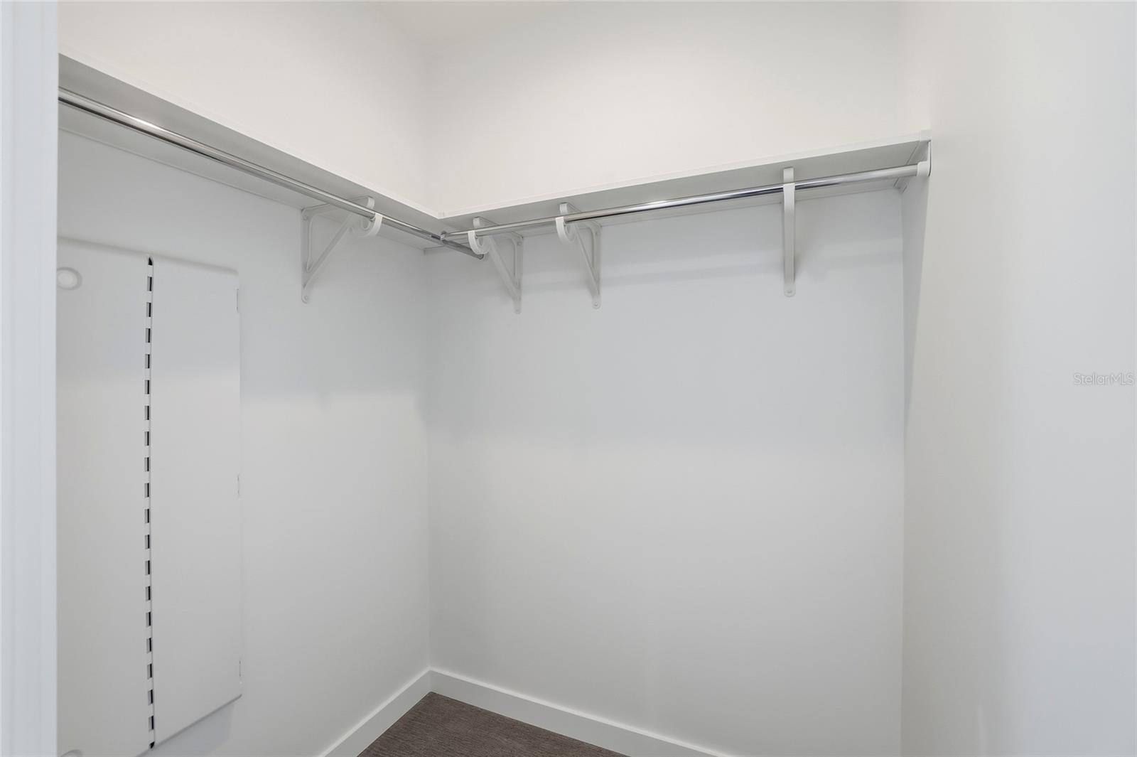 400 CENTRAL - Residential Lease