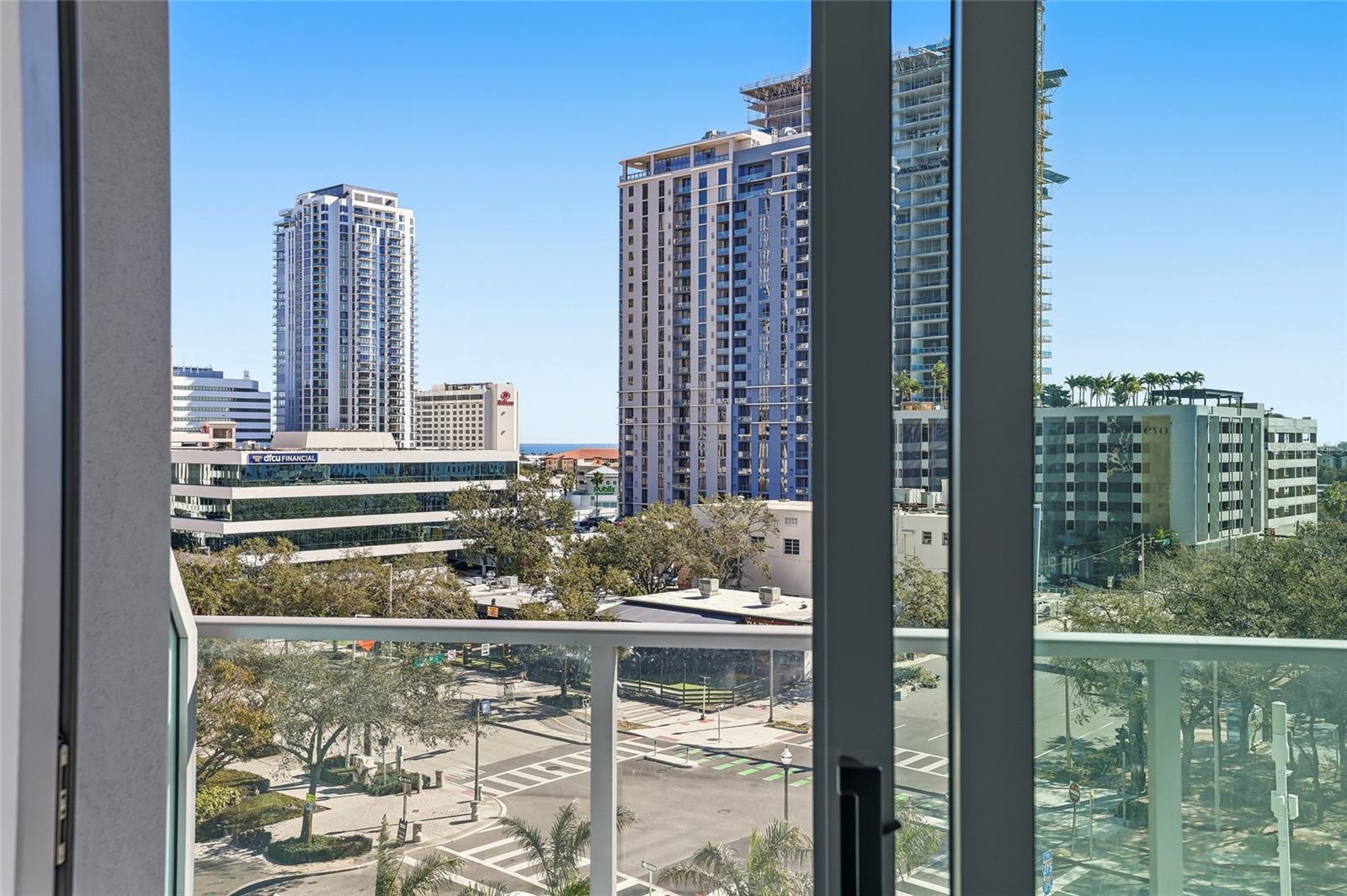 400 CENTRAL - Residential Lease