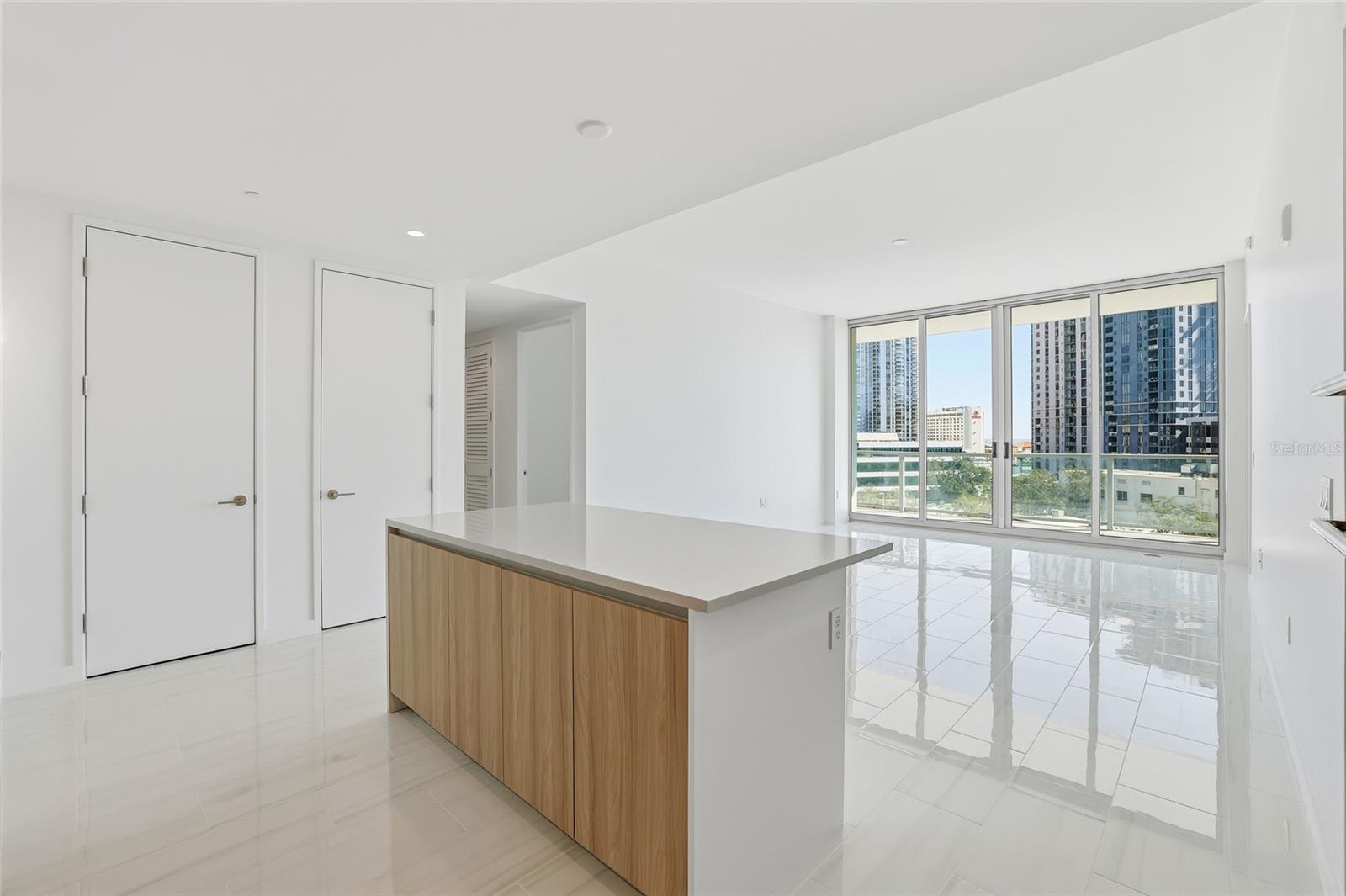 400 CENTRAL - Residential Lease