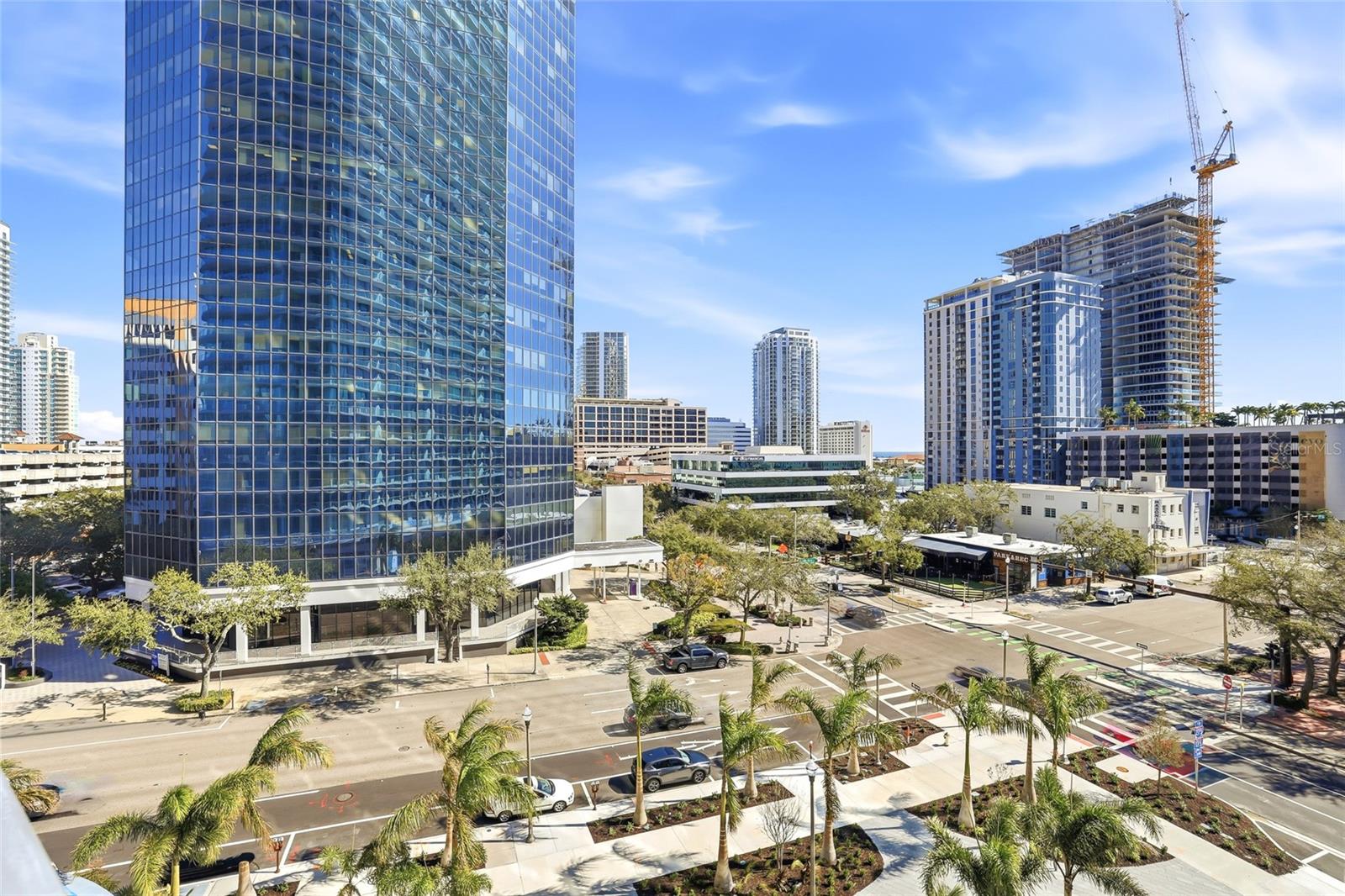 400 CENTRAL - Residential Lease