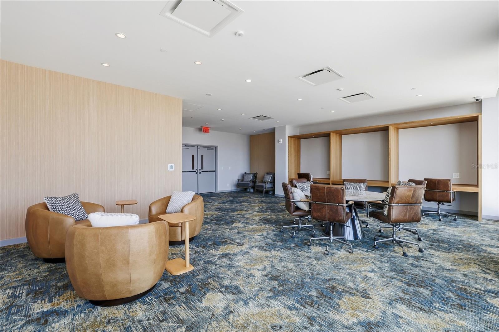 400 CENTRAL - Residential Lease