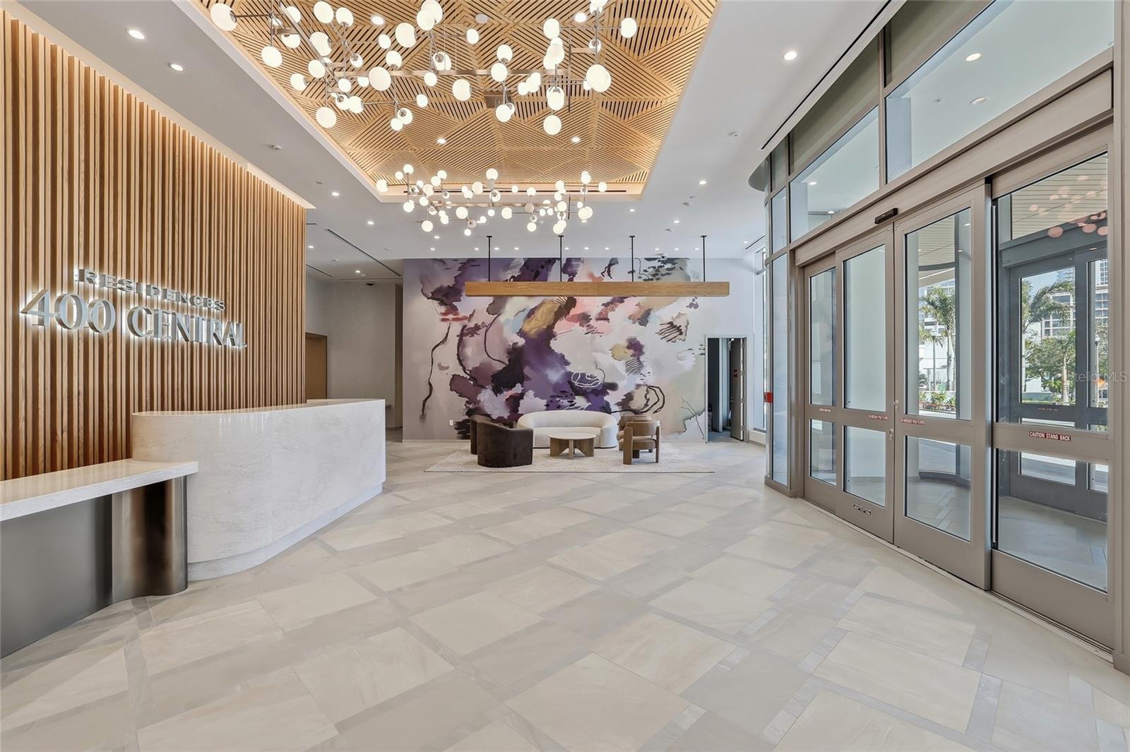 400 CENTRAL - Residential Lease