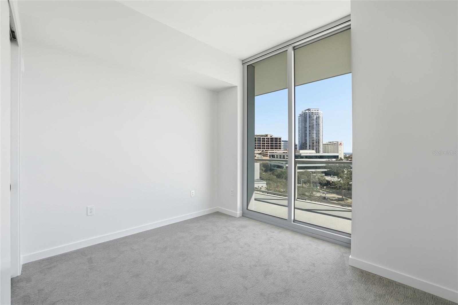 400 CENTRAL - Residential Lease