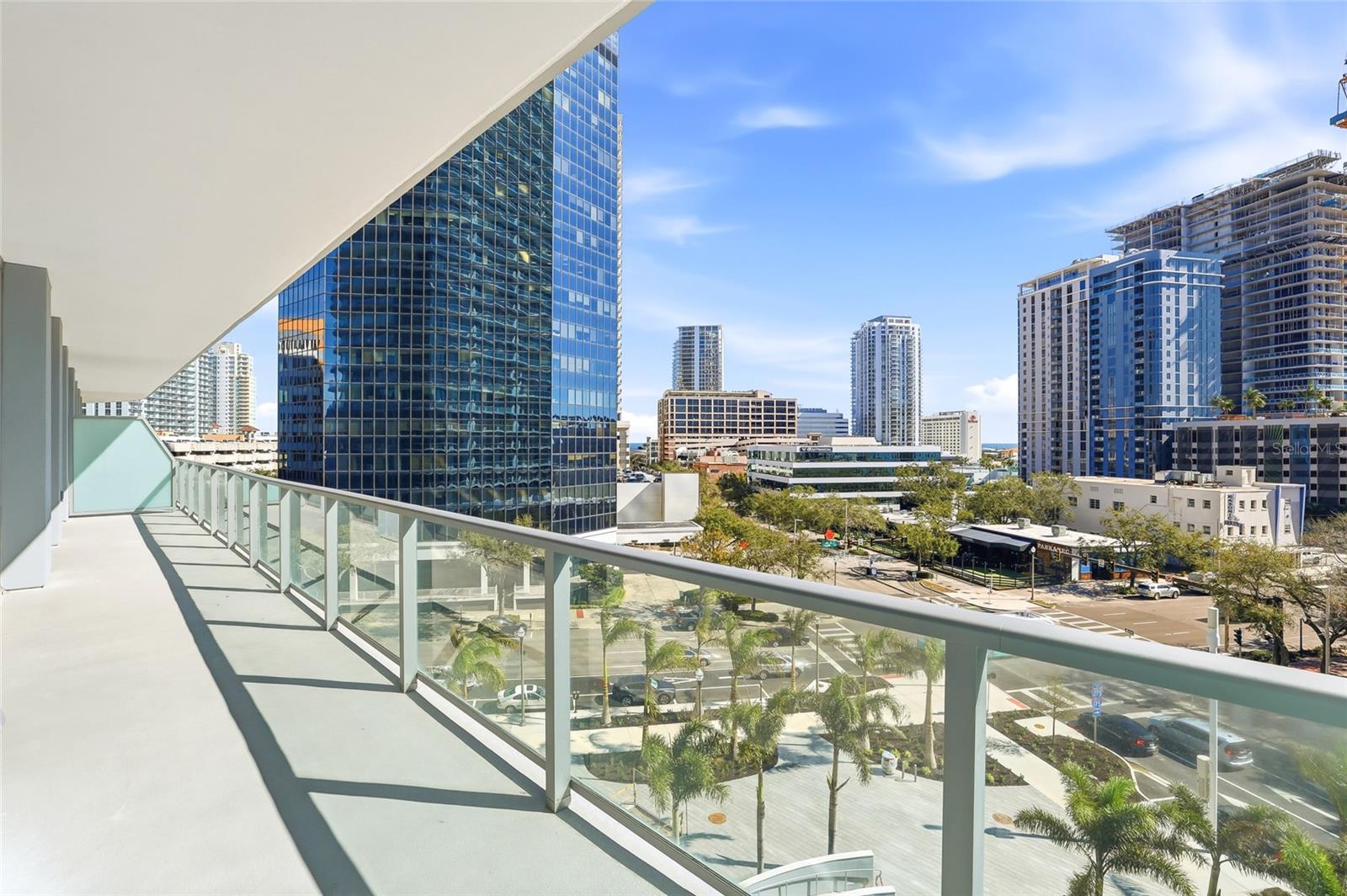 400 CENTRAL - Residential Lease