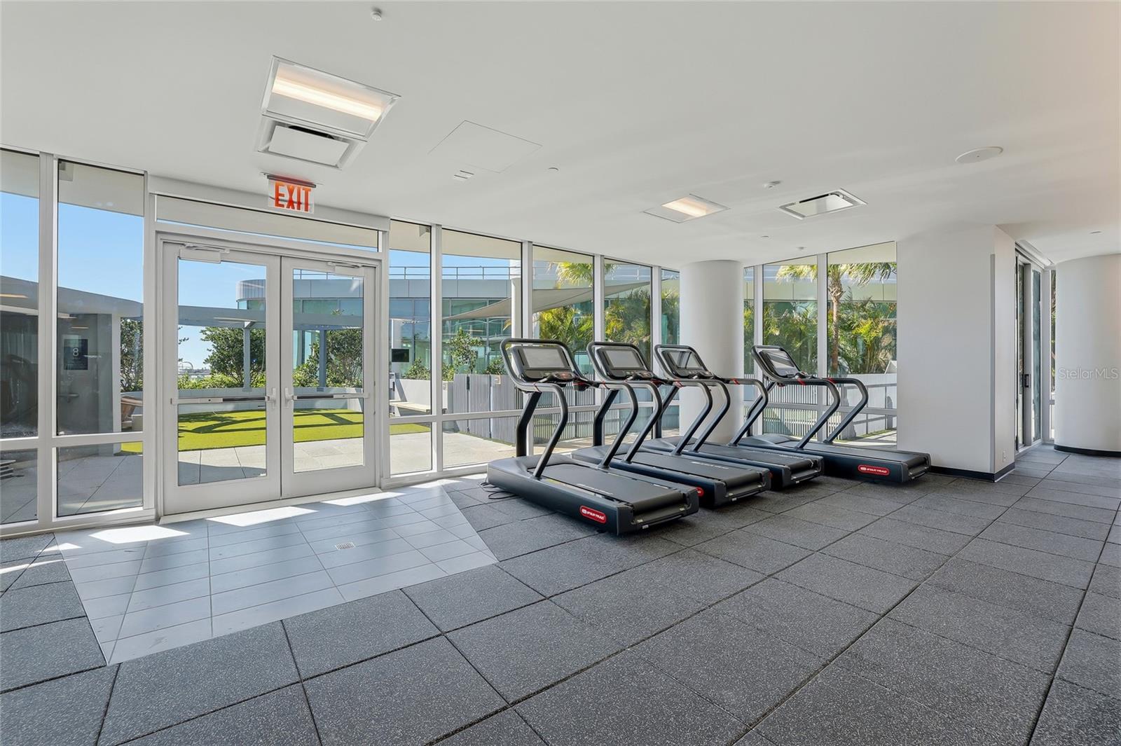 400 CENTRAL - Residential Lease