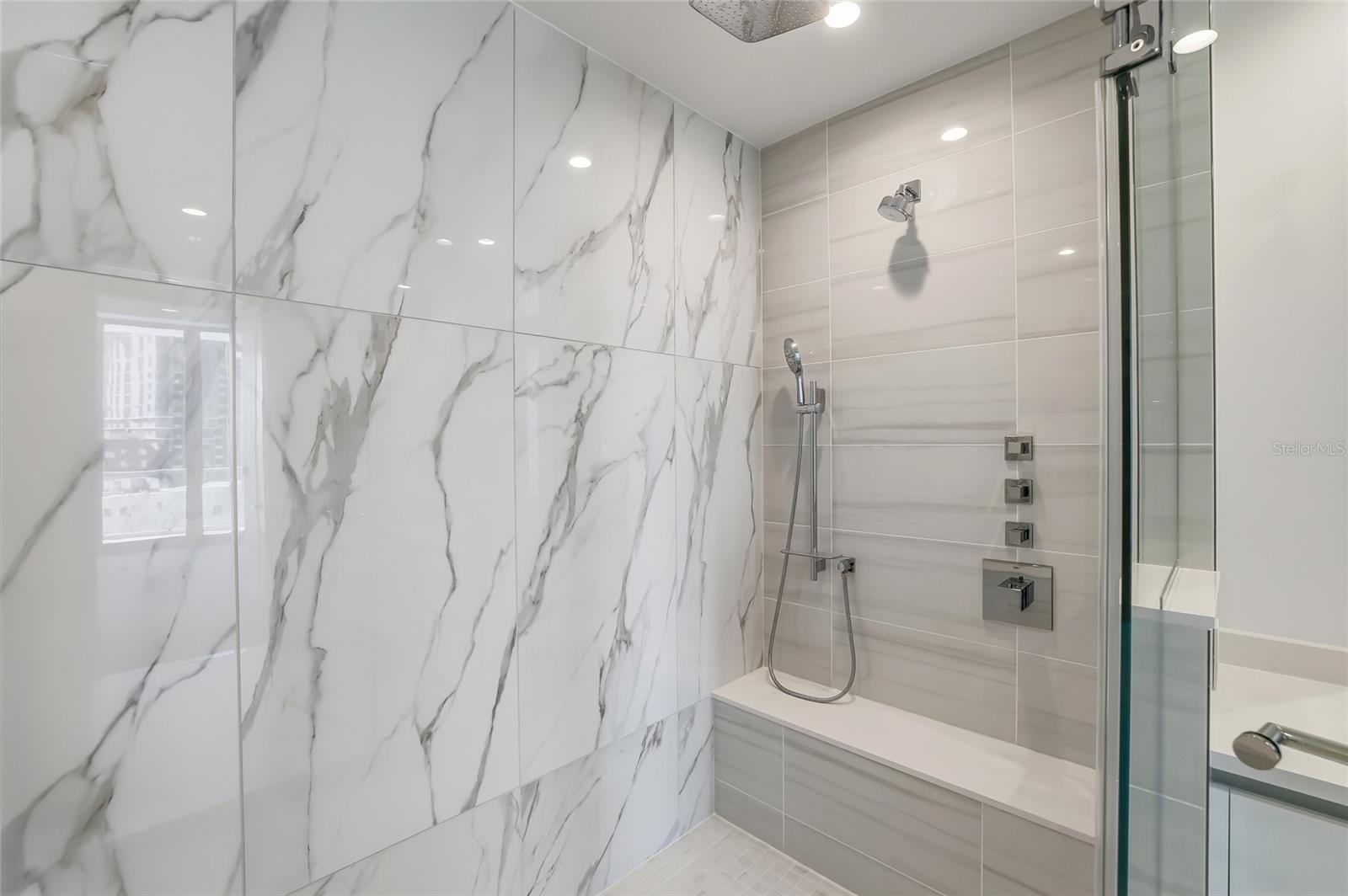 400 CENTRAL - Residential Lease