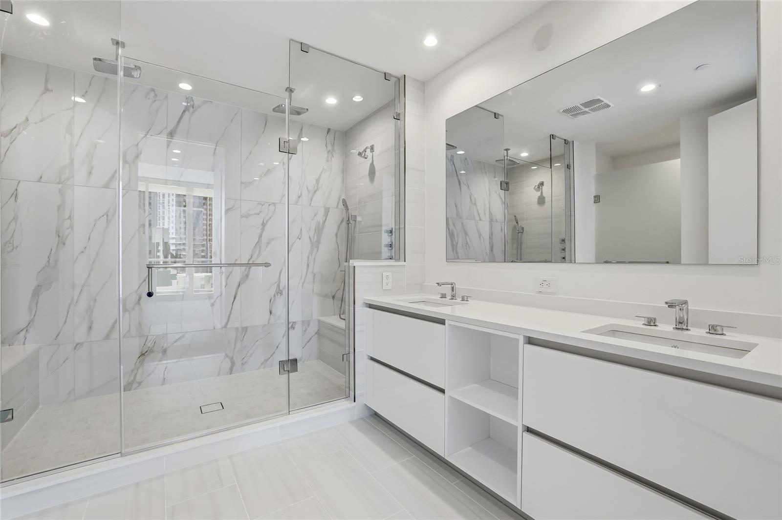 400 CENTRAL - Residential Lease